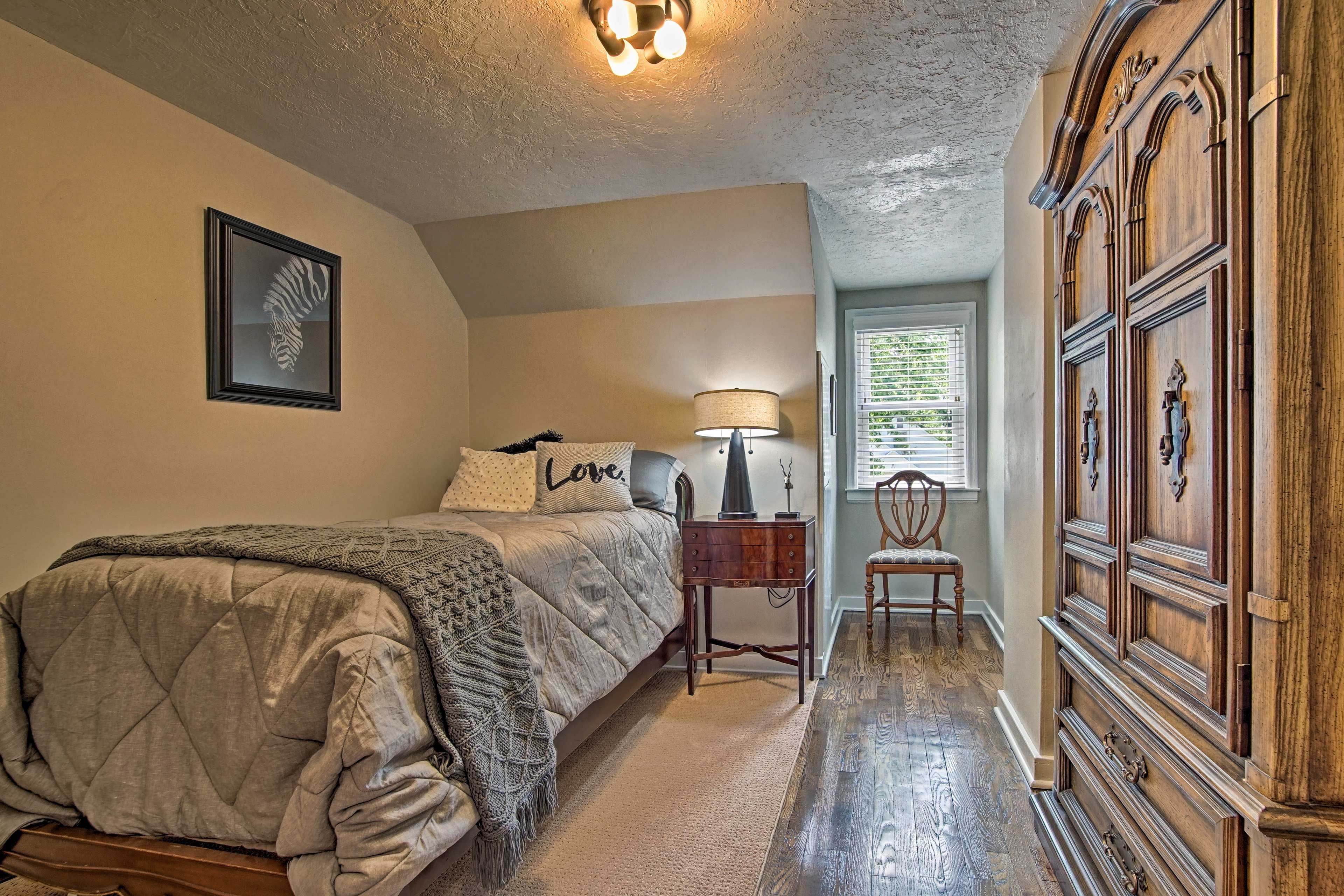 Bedroom 2 | Twin Bed