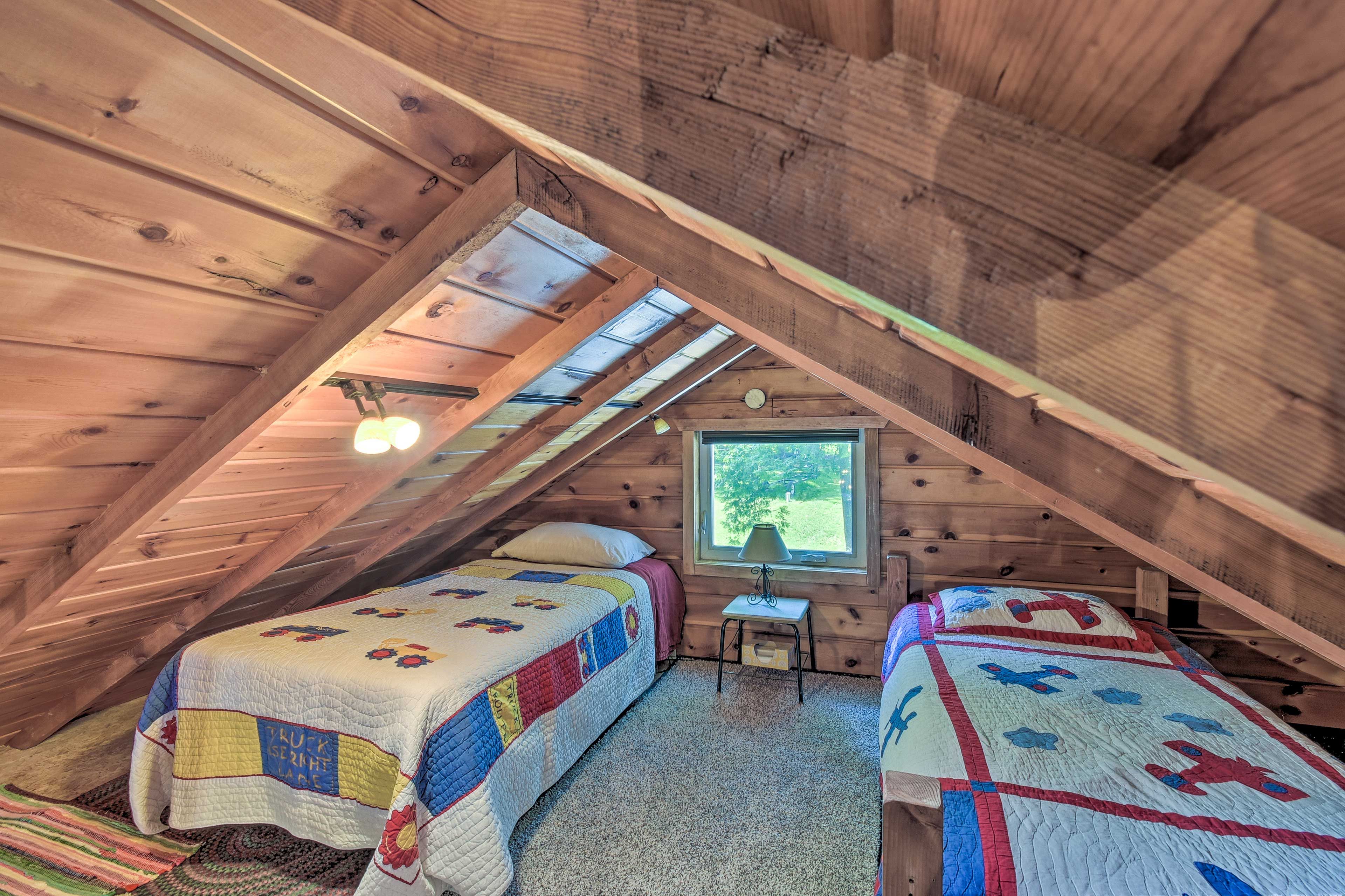 Loft | 2 Twin Beds