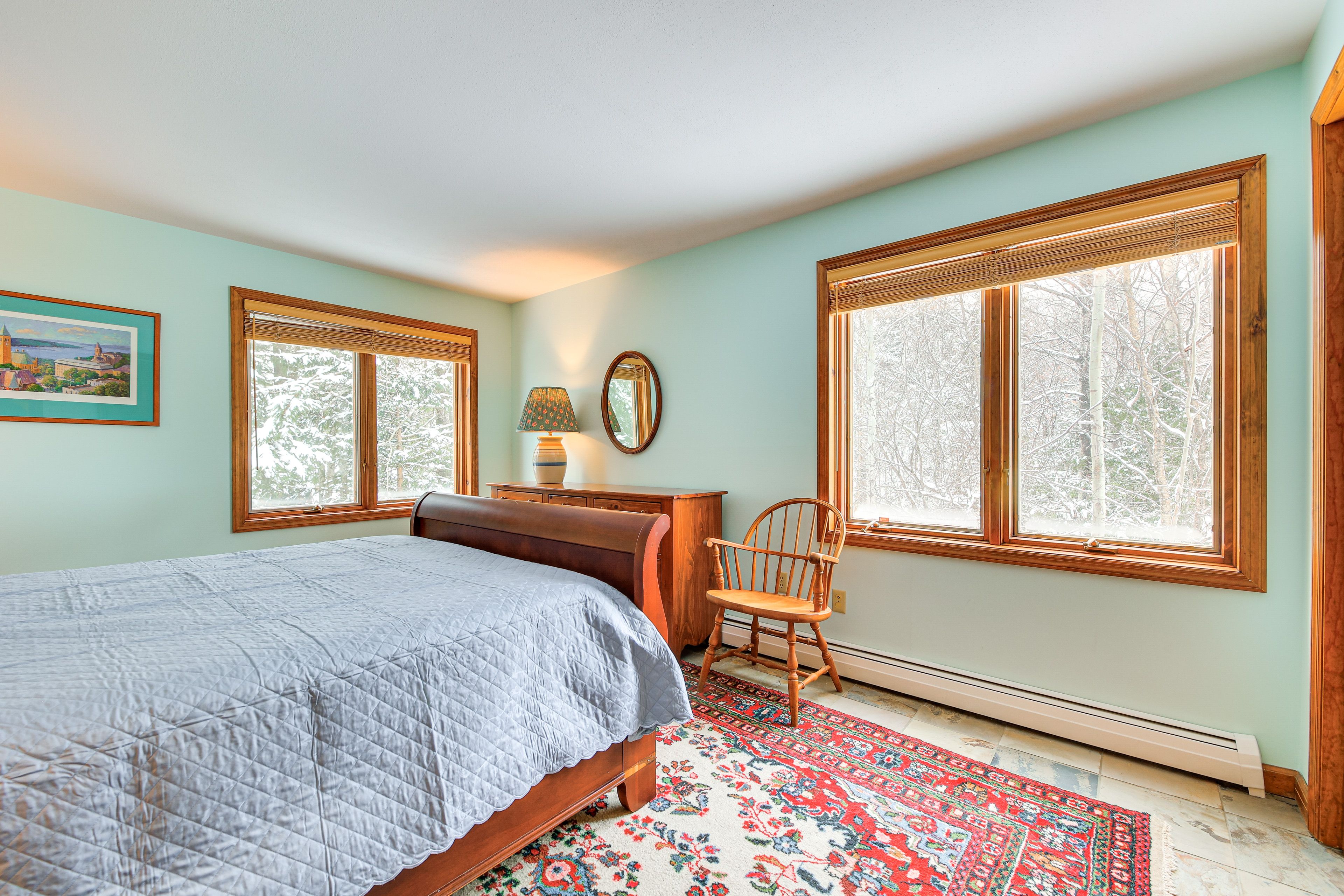 Bedroom 2 | Queen Bed | 2nd Floor | Hangers