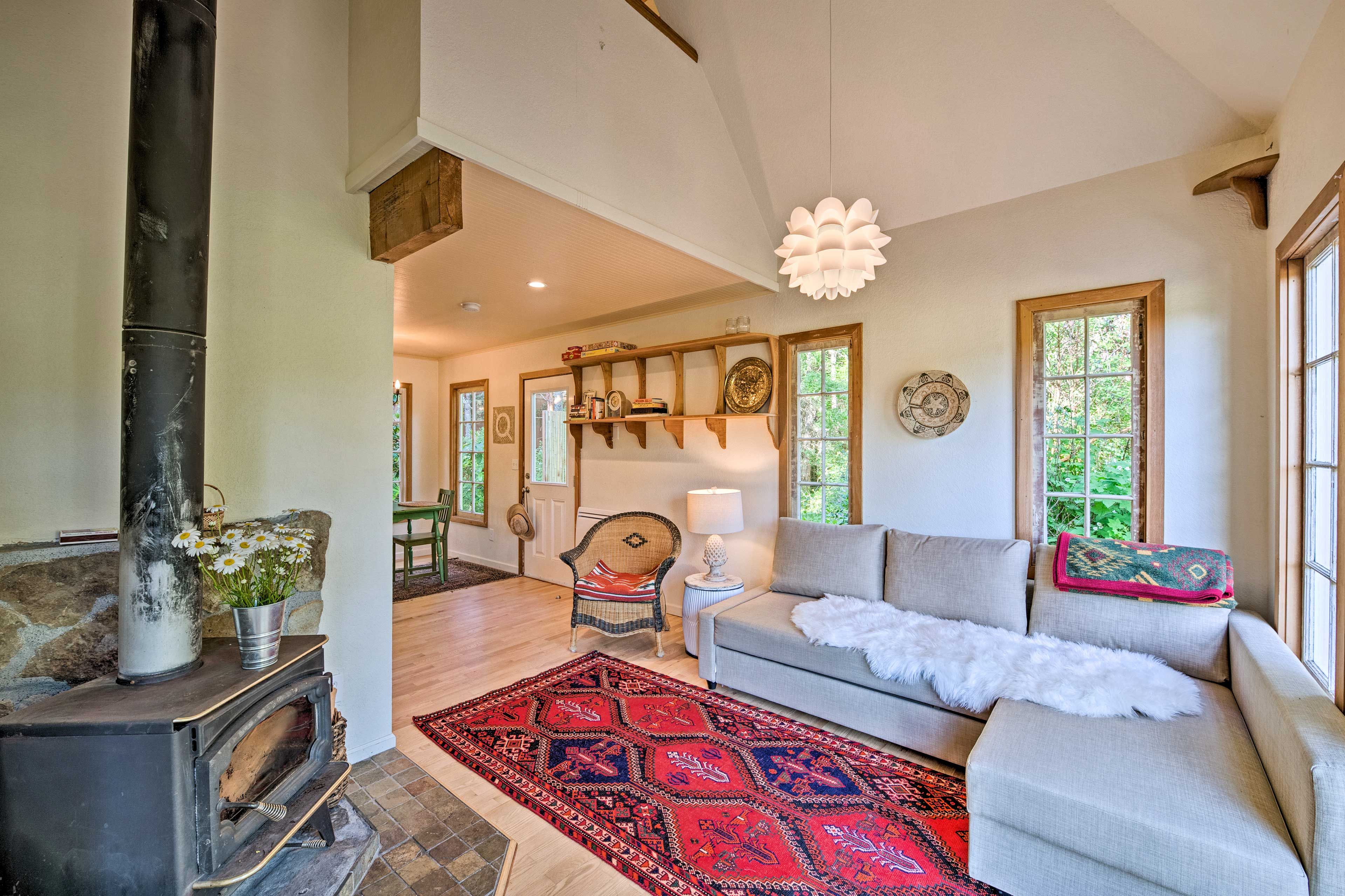 Living Room | Free WiFi | Wood-Burning Stove
