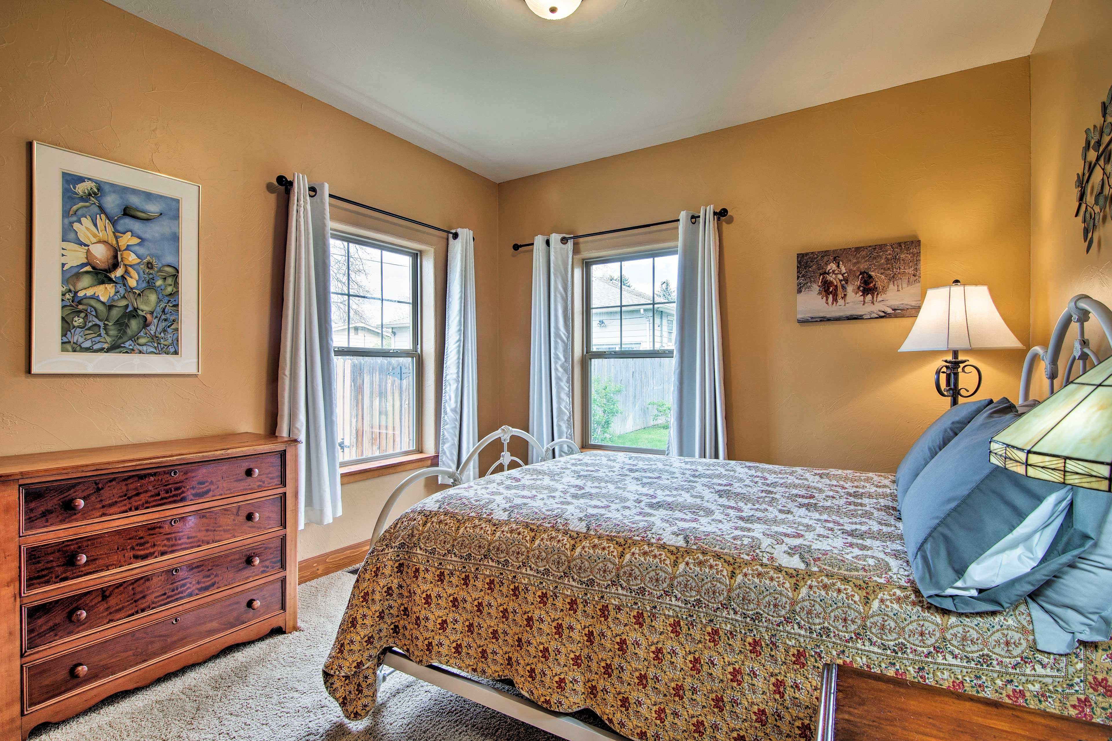Two guests can comfortably stay in this room.