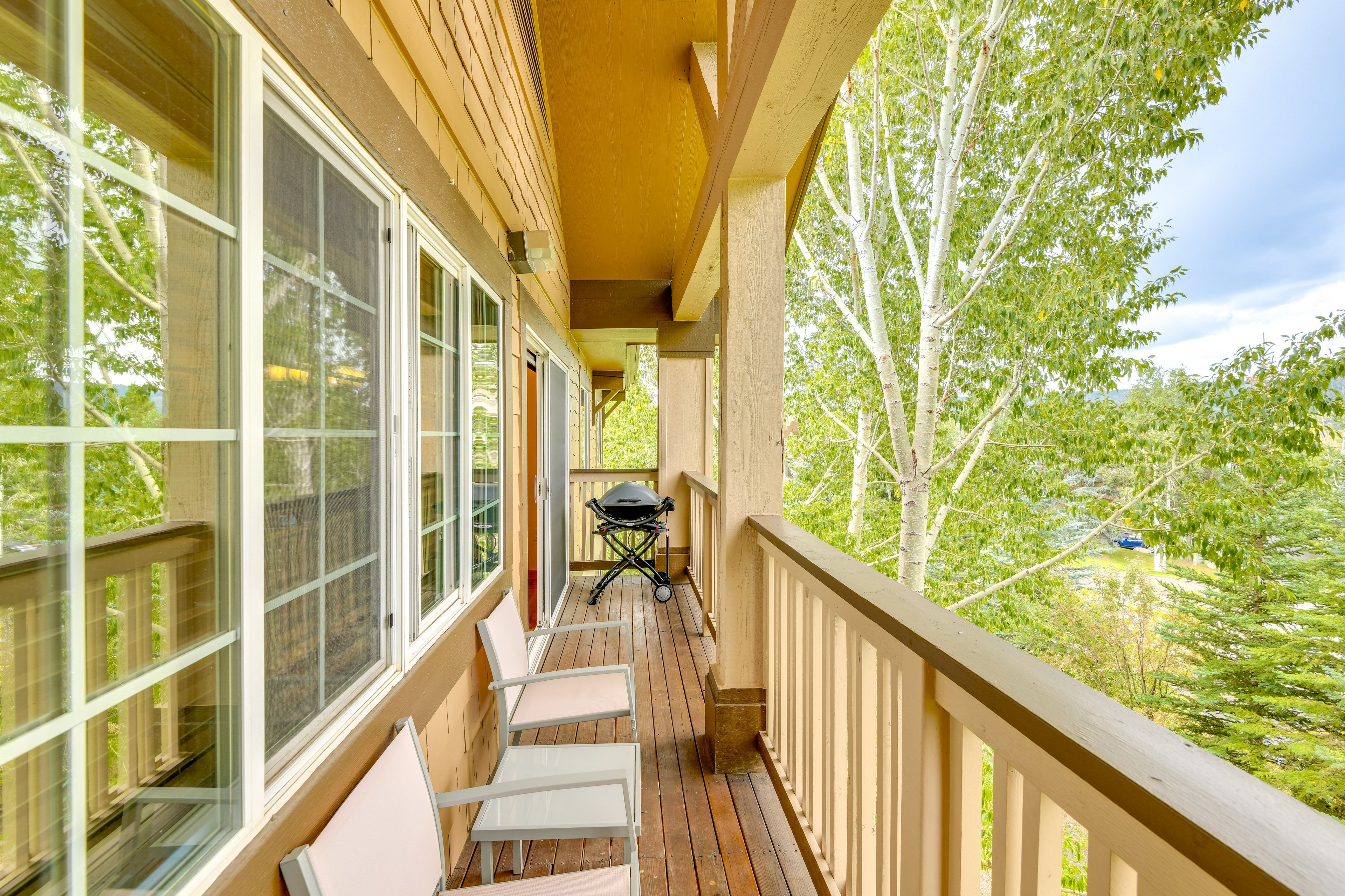 Private Deck | Electric Grill | Mountain Views
