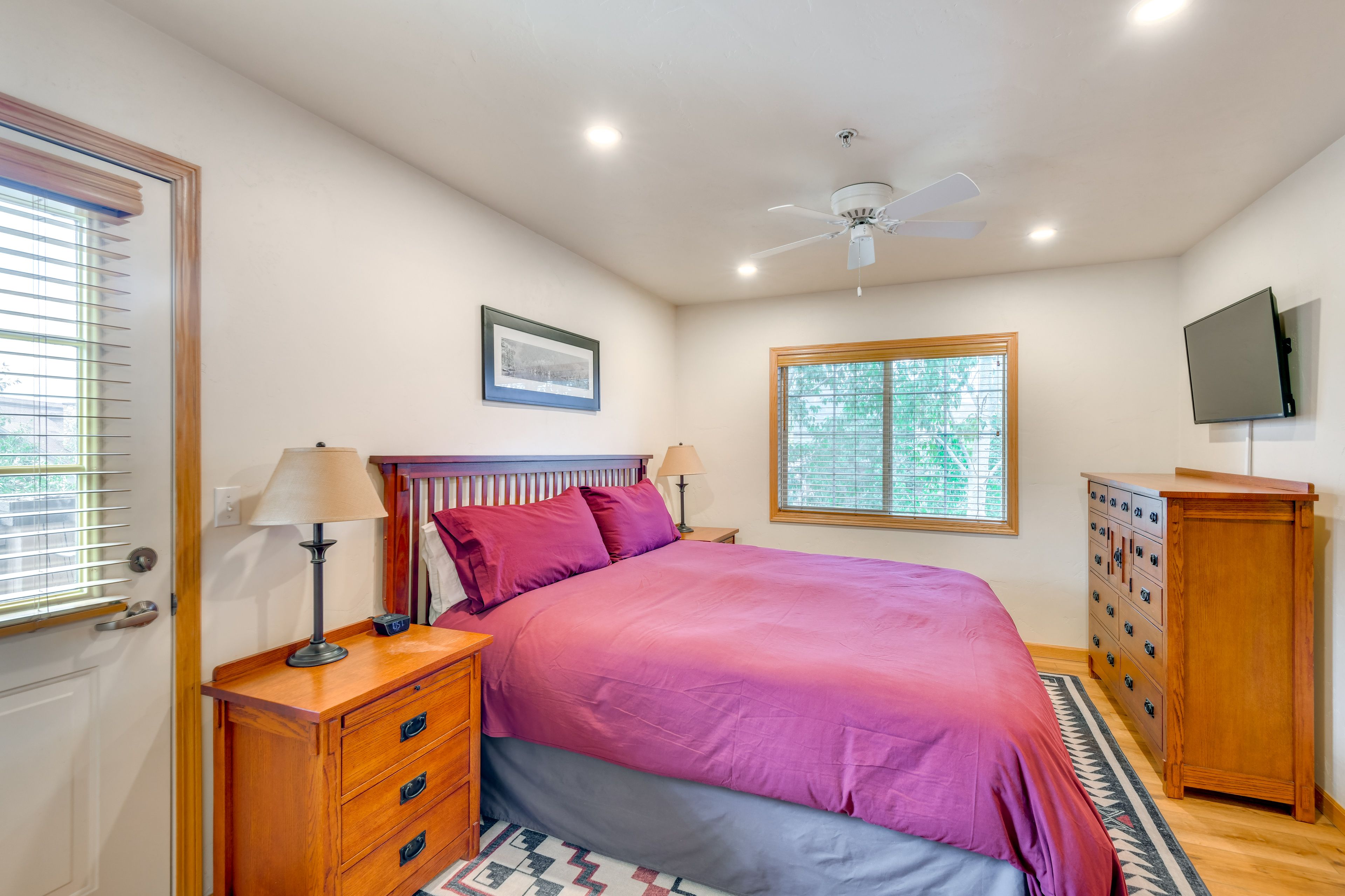 Bedroom 1 | King Bed | En-Suite Bathroom