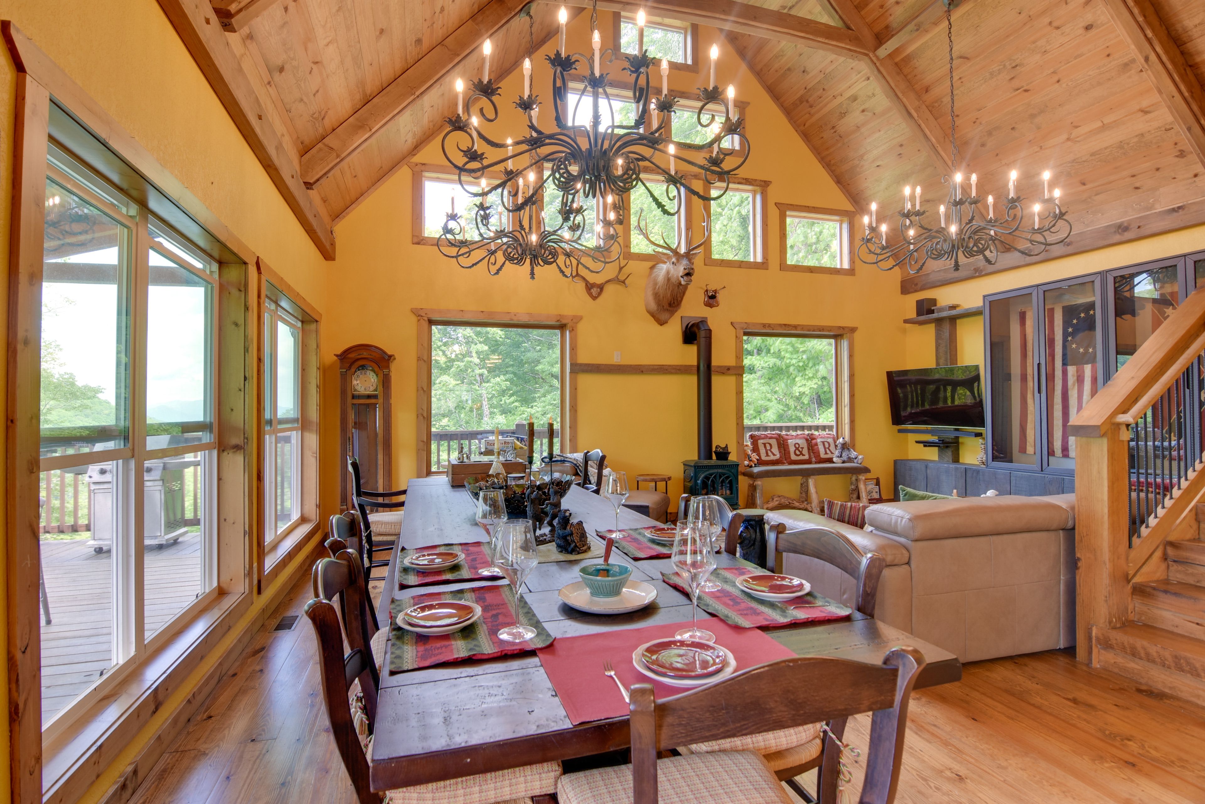 Waynesville Vacation Rental | 2BR | 3.5BA | Stairs Required | 2,300 Sq Ft