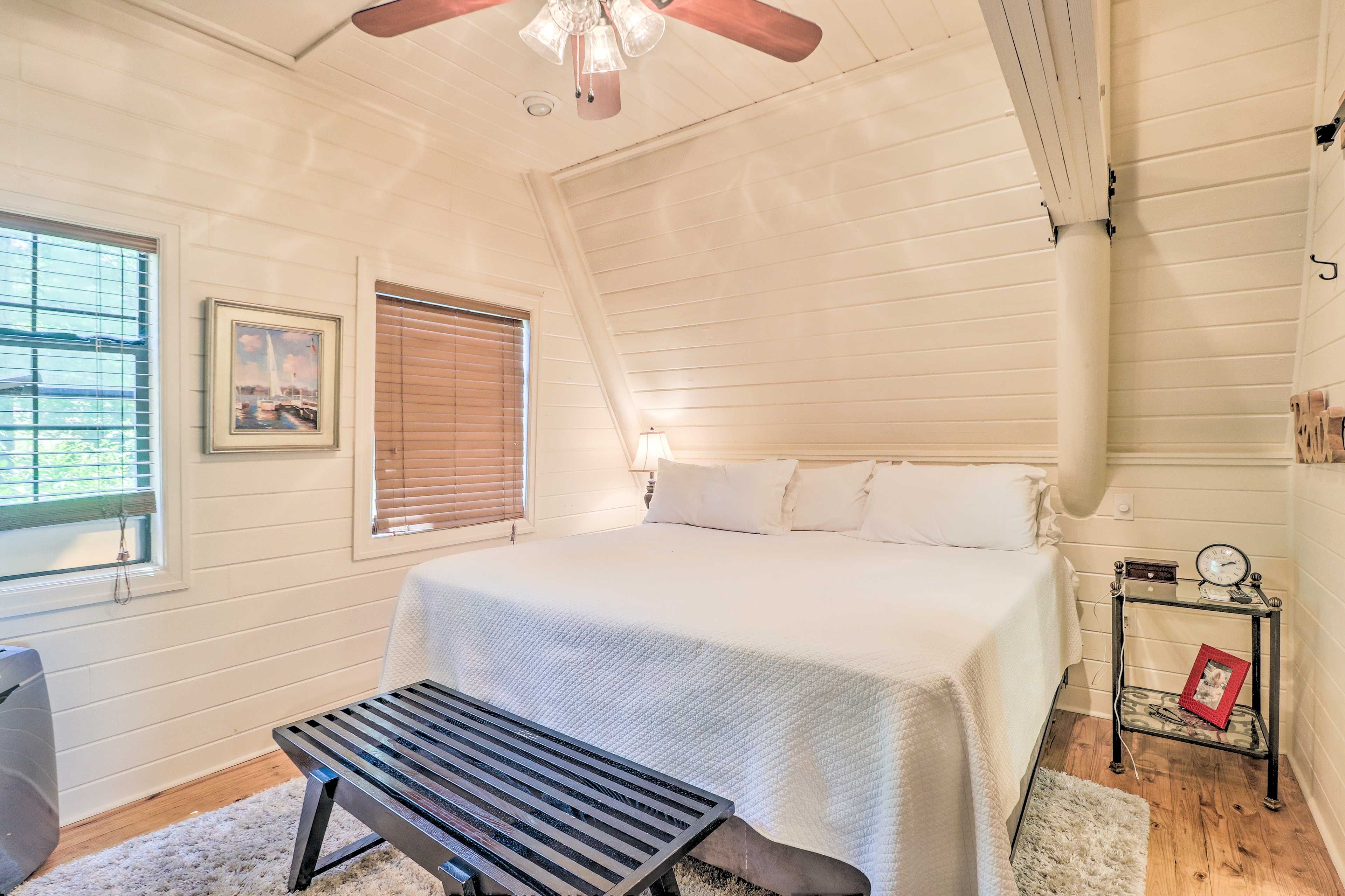 Bedroom 1 | King Bed