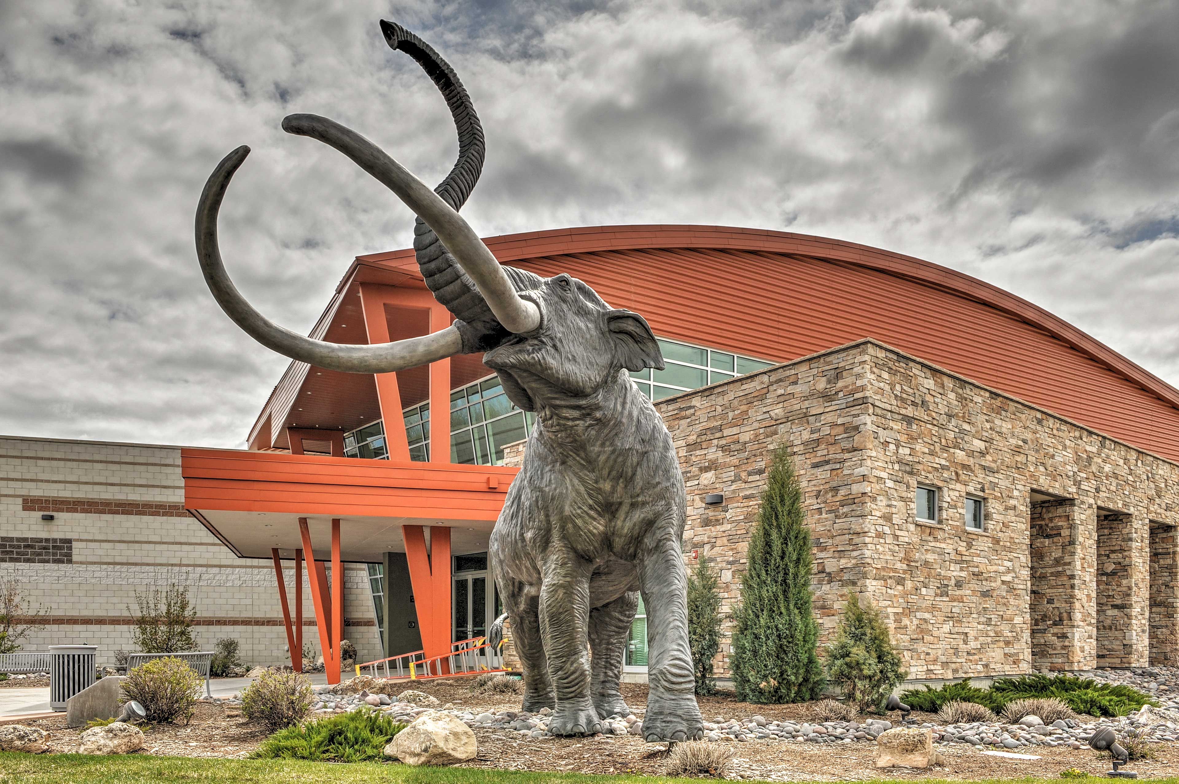 A short drive will take you to nearby Wyoming towns and attractions.