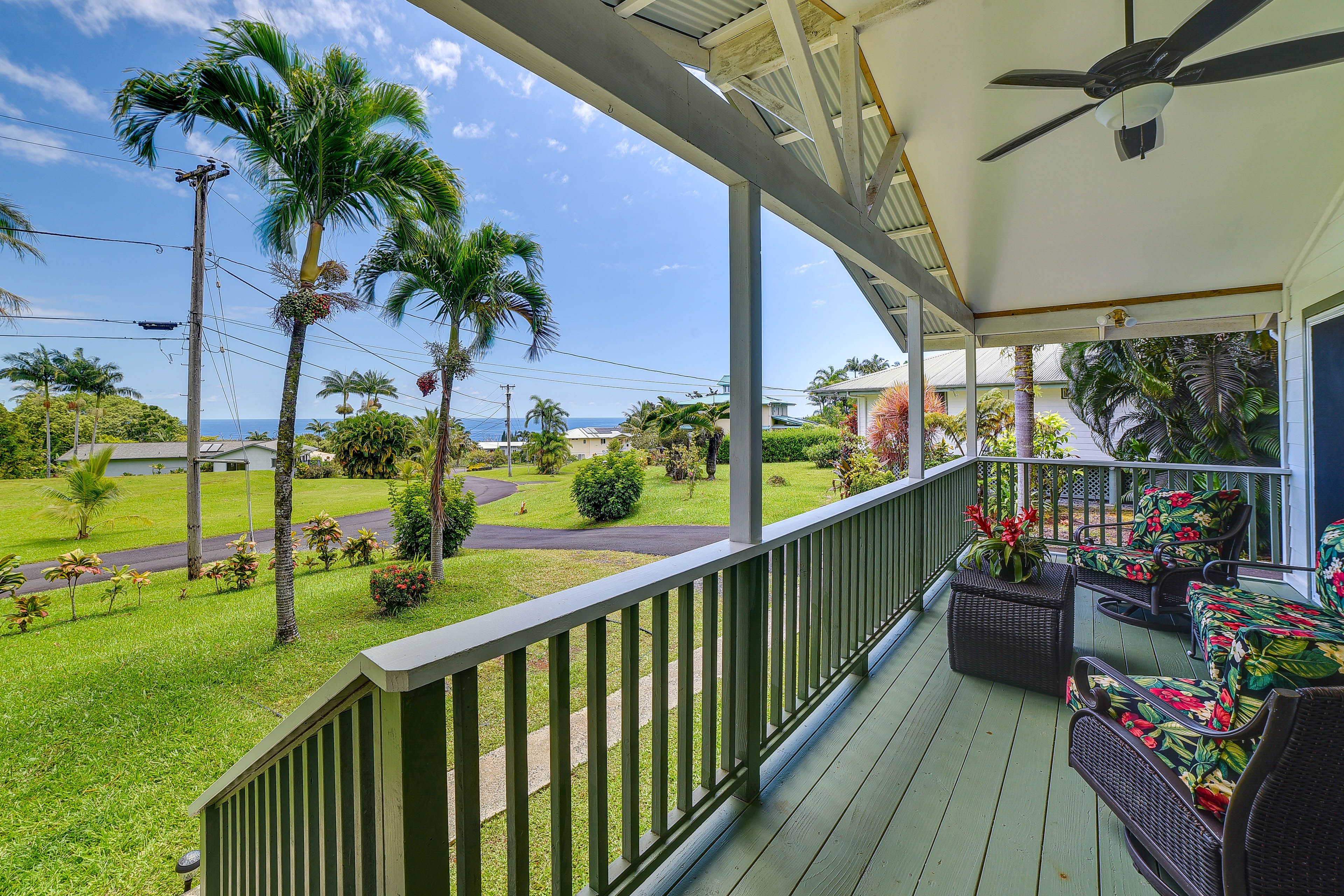Pepeekeo Vacation Rental | 2BA | Studio | 590 Sq Ft | Stairs Required