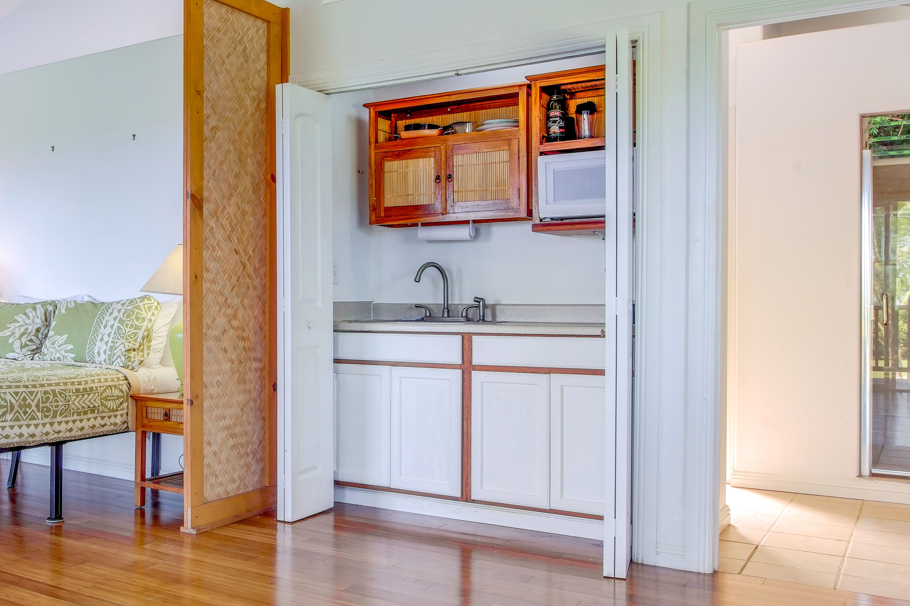 Kitchenette | Coffee Maker | Microwave | Dishware & Flatware | Cooking Basics