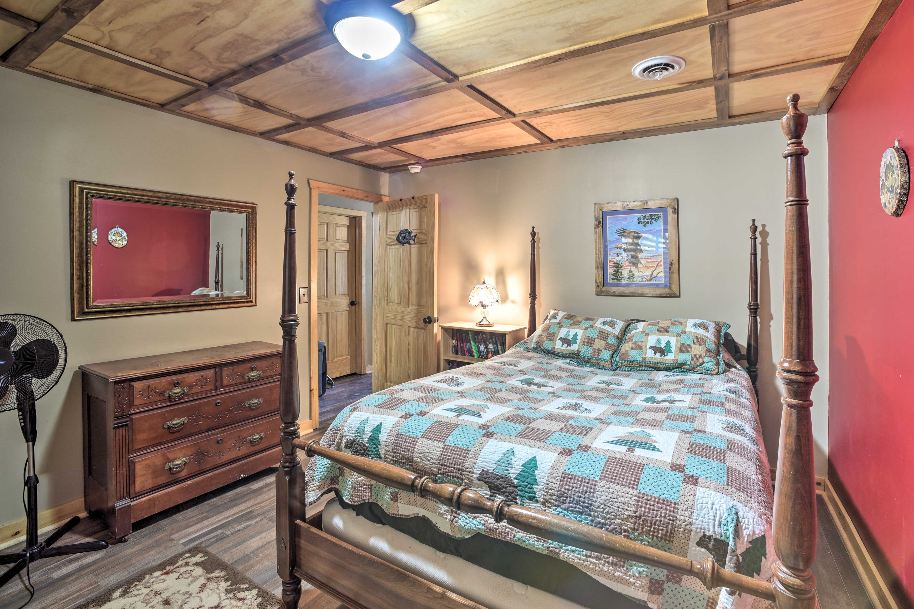 Bedroom 2 | Queen Bed