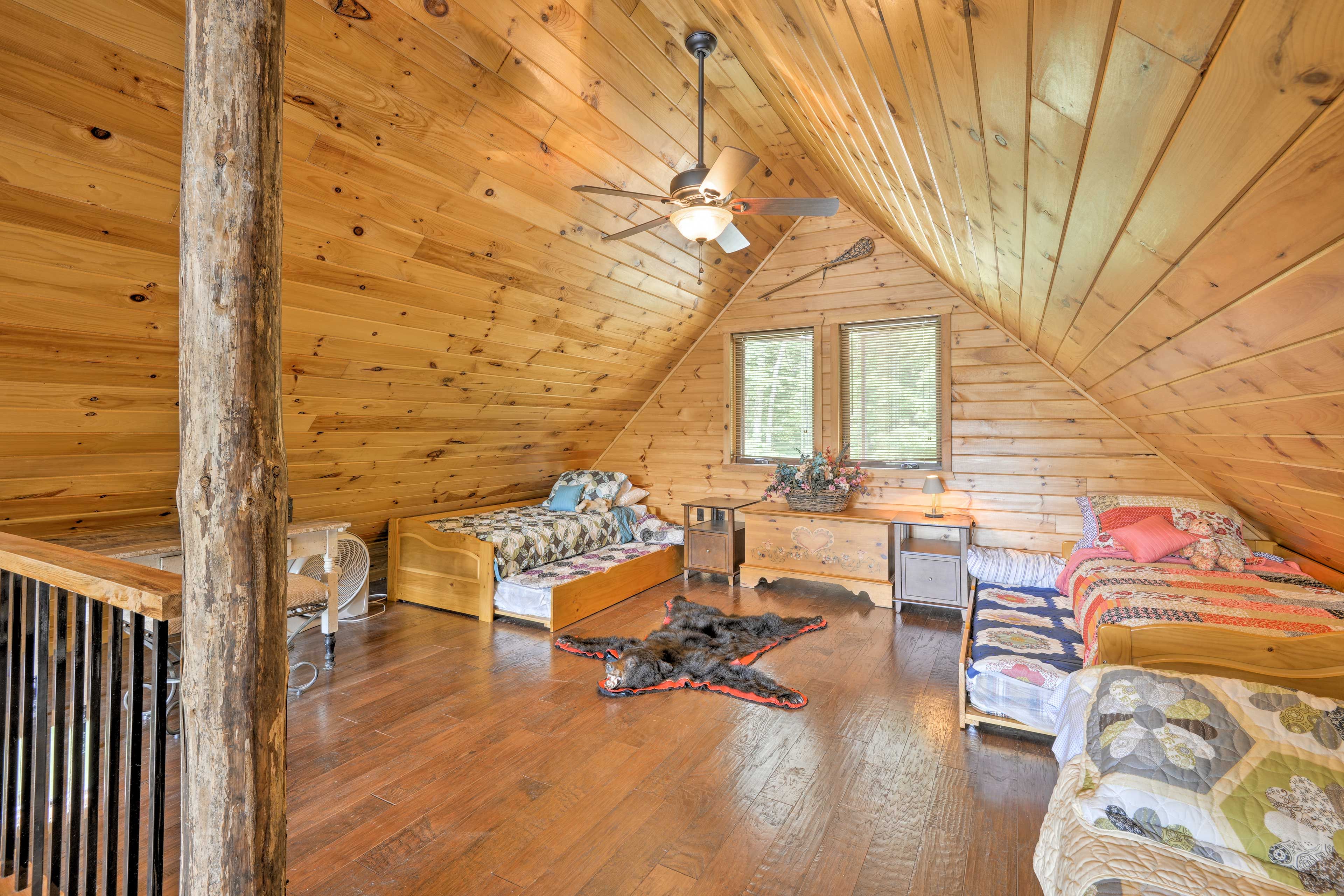 Loft | 2 Twin Beds w/ Twin Trundle Beds | Full Futon