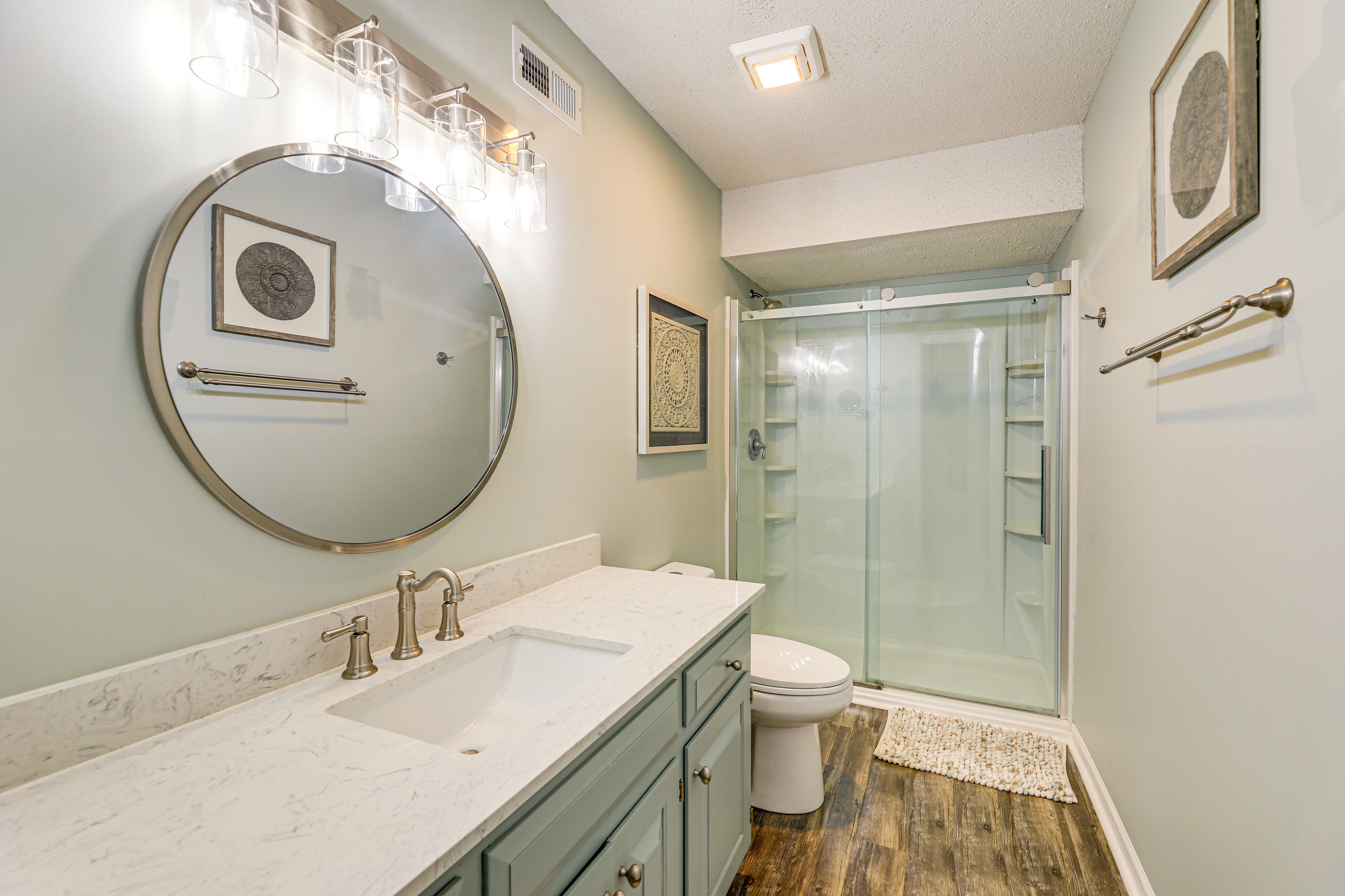 Full Bathroom