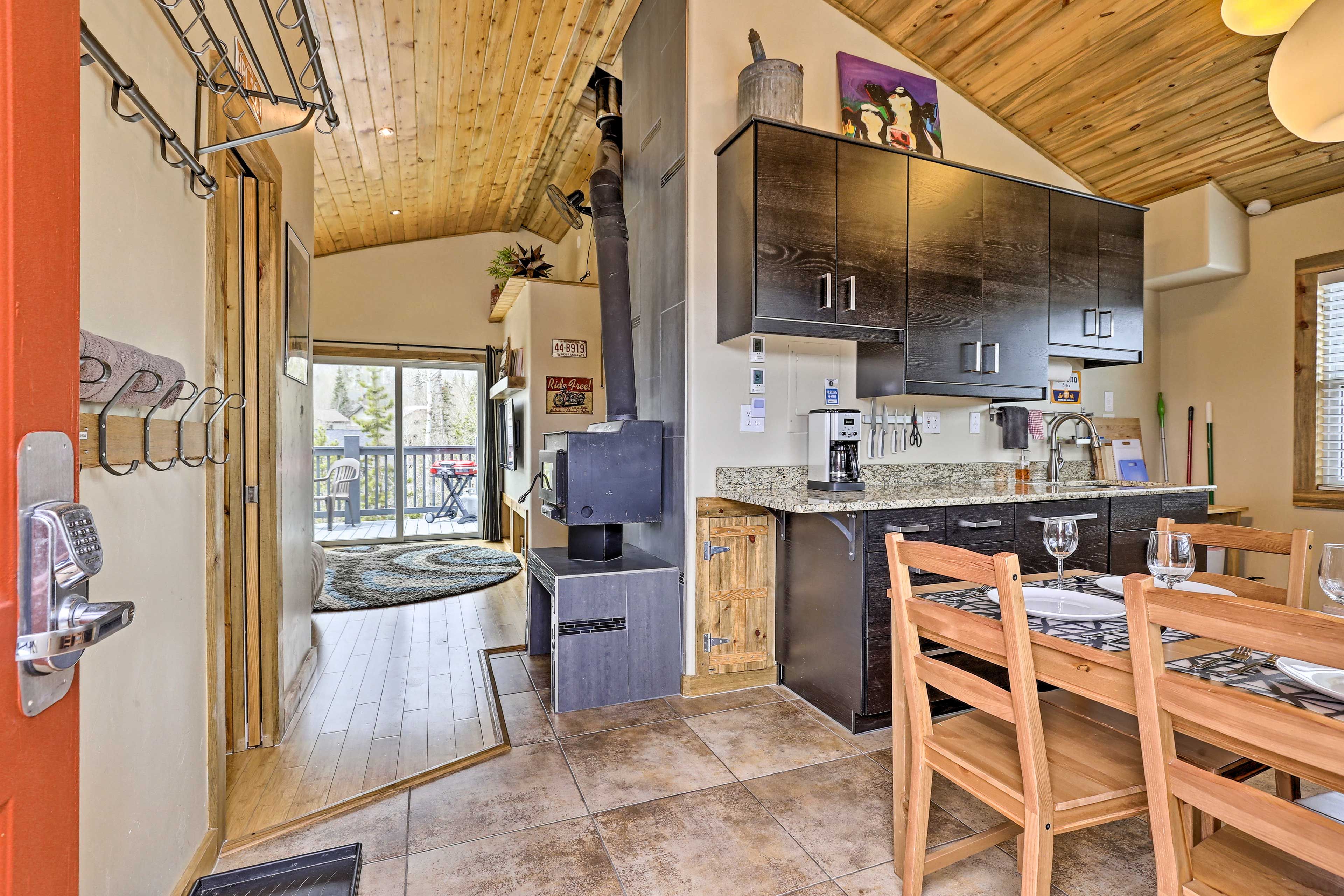This vacation rental condo is located at Aspen Shadow Condominiums.