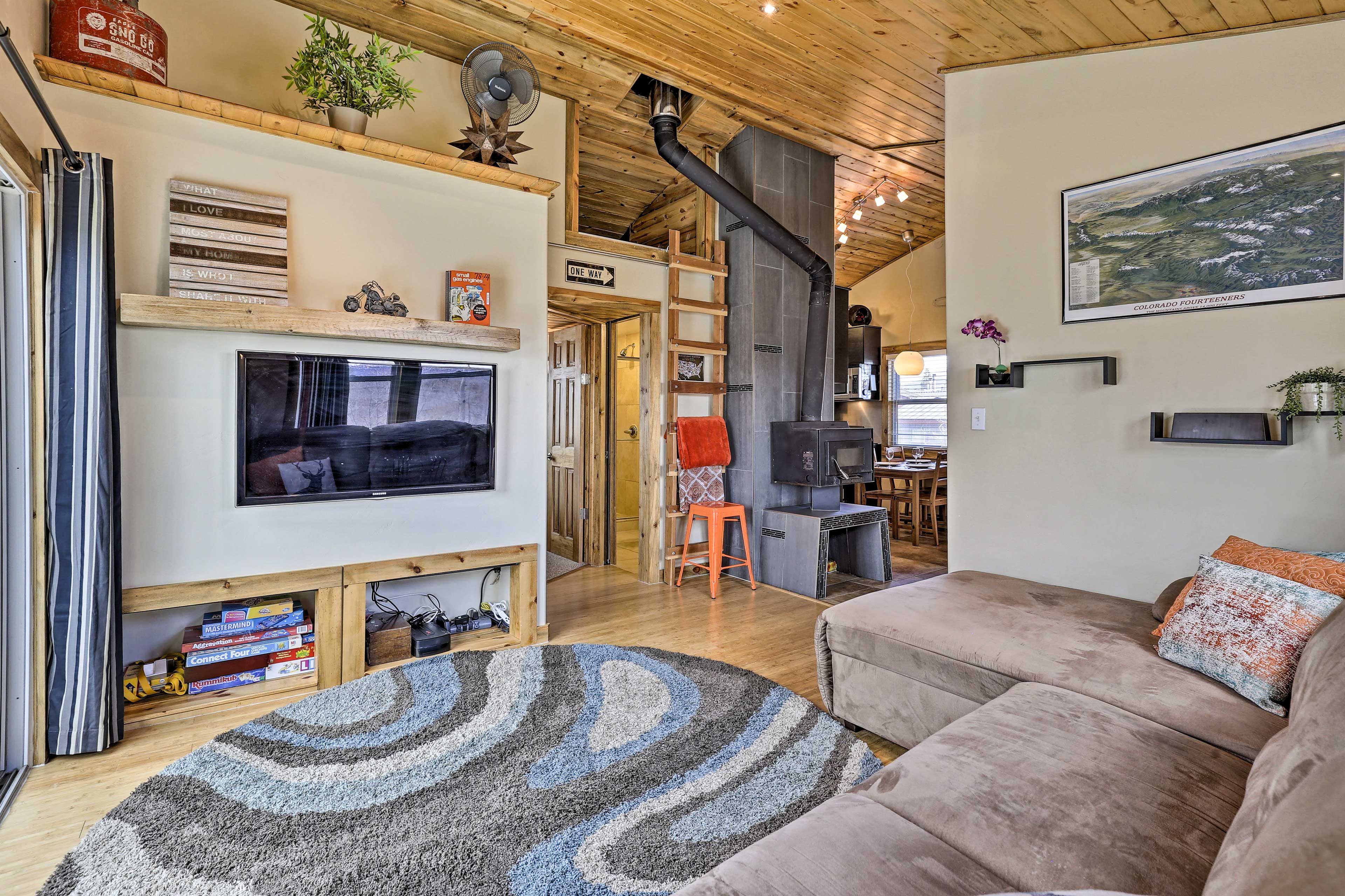 There are 2 bedrooms, 1 bathroom, and room for 6 adventure-seeking travelers.