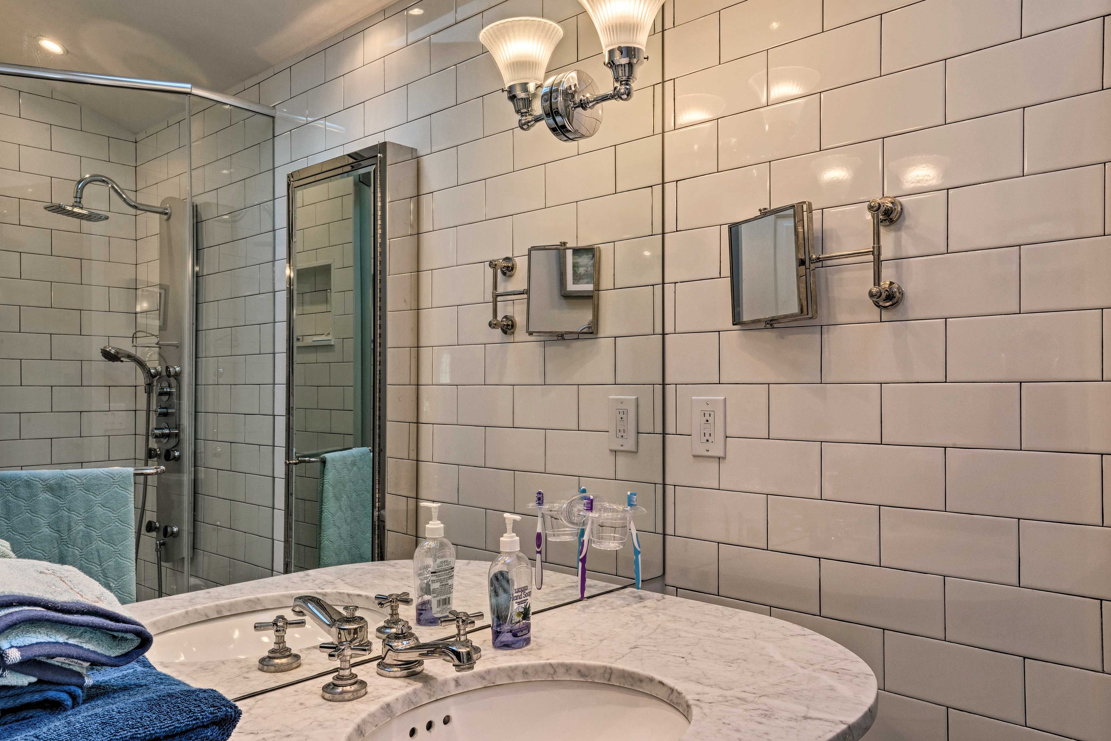En-Suite Bathroom | Complimentary Toiletries