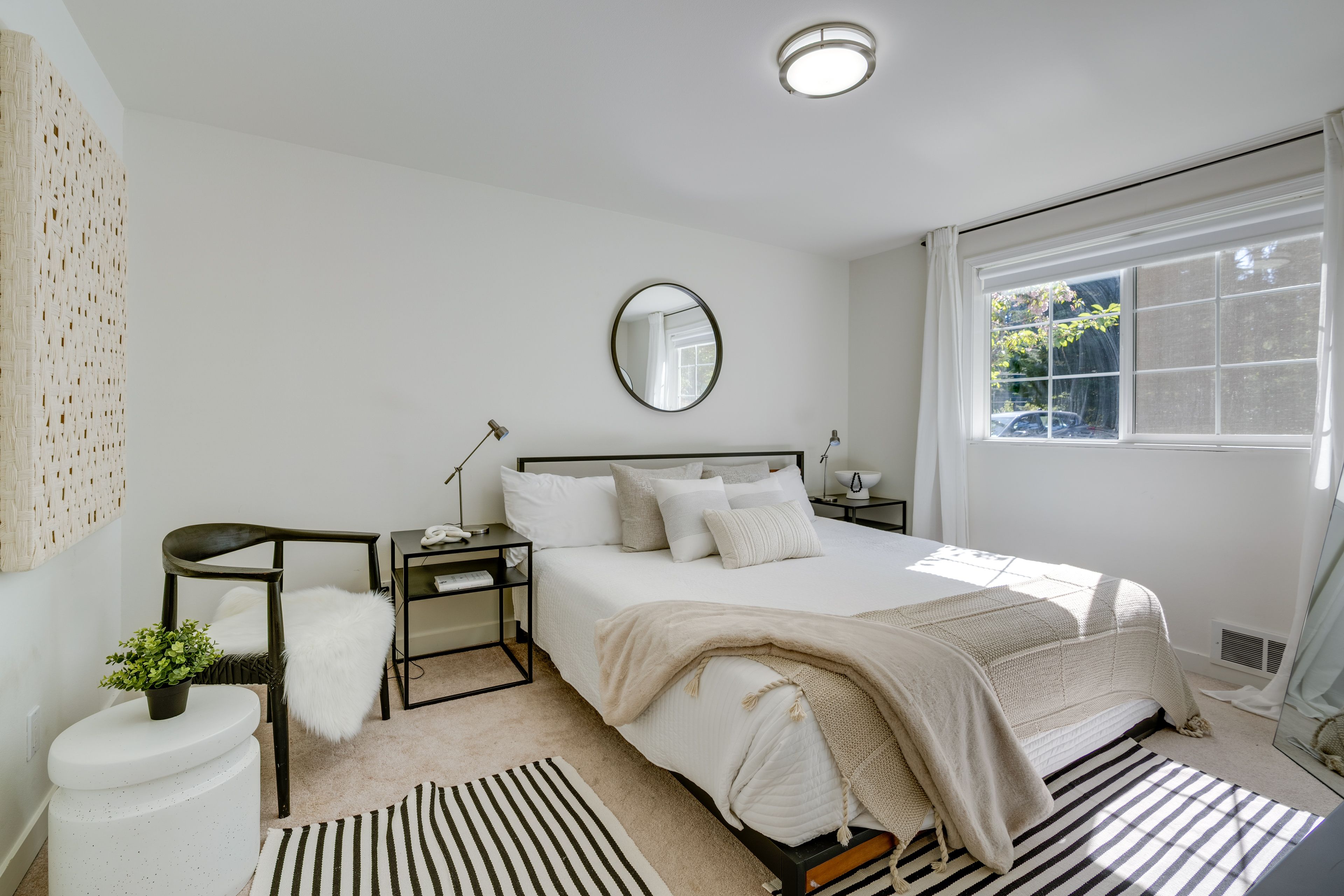 Bedroom 1 | King Bed