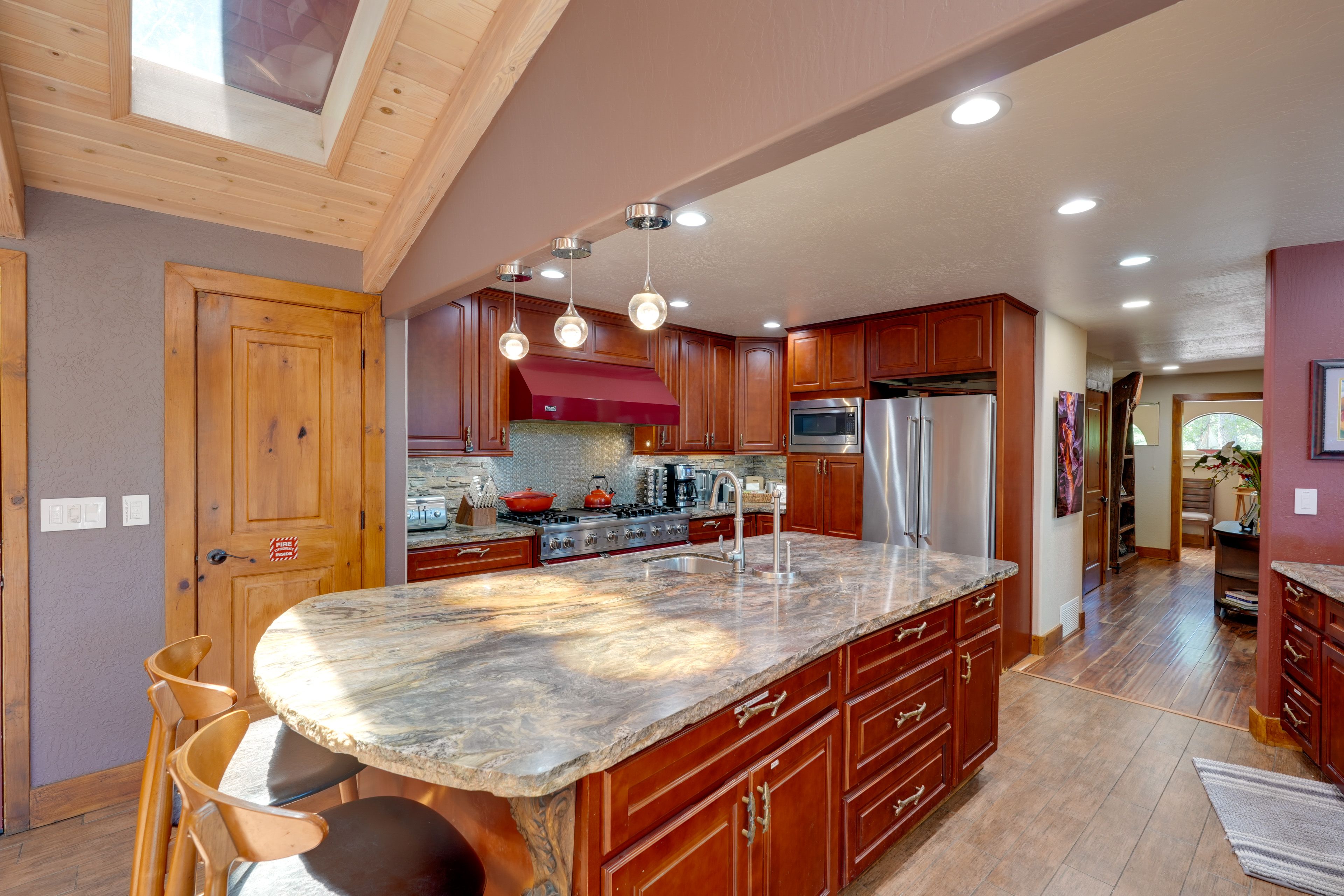 Kitchen | Main Level