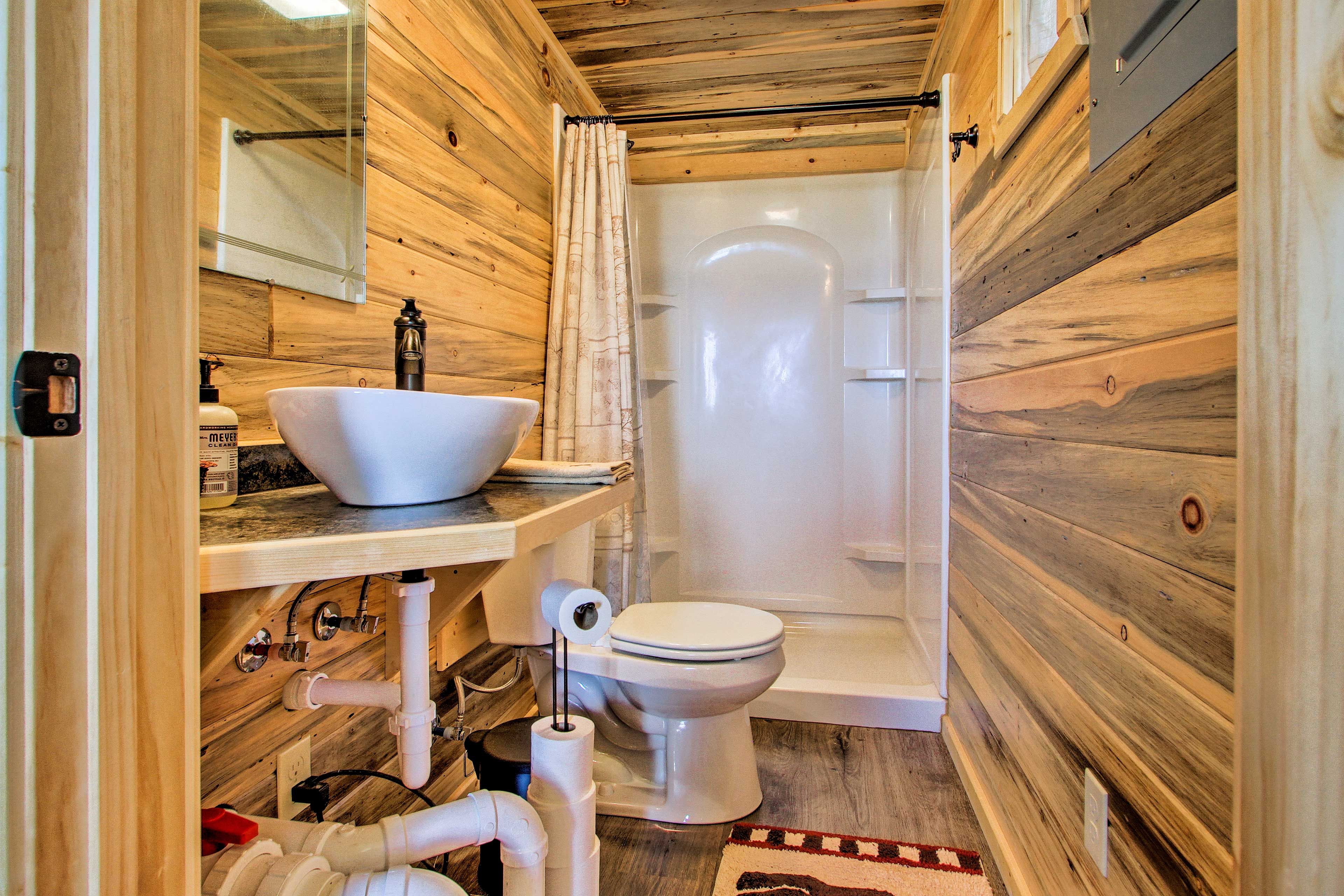 Full Bathroom | Linens & Towels