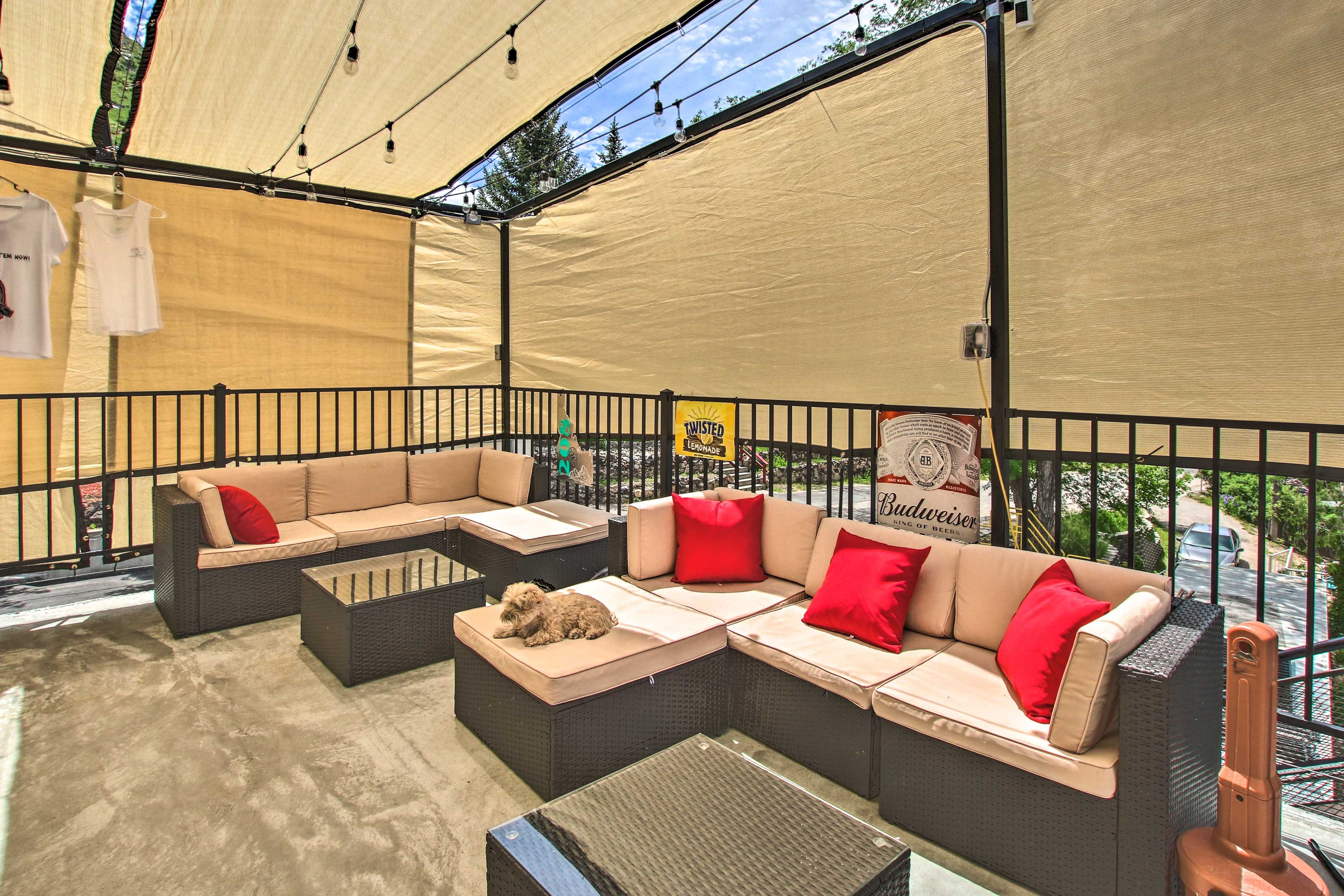 Rooftop Lounge