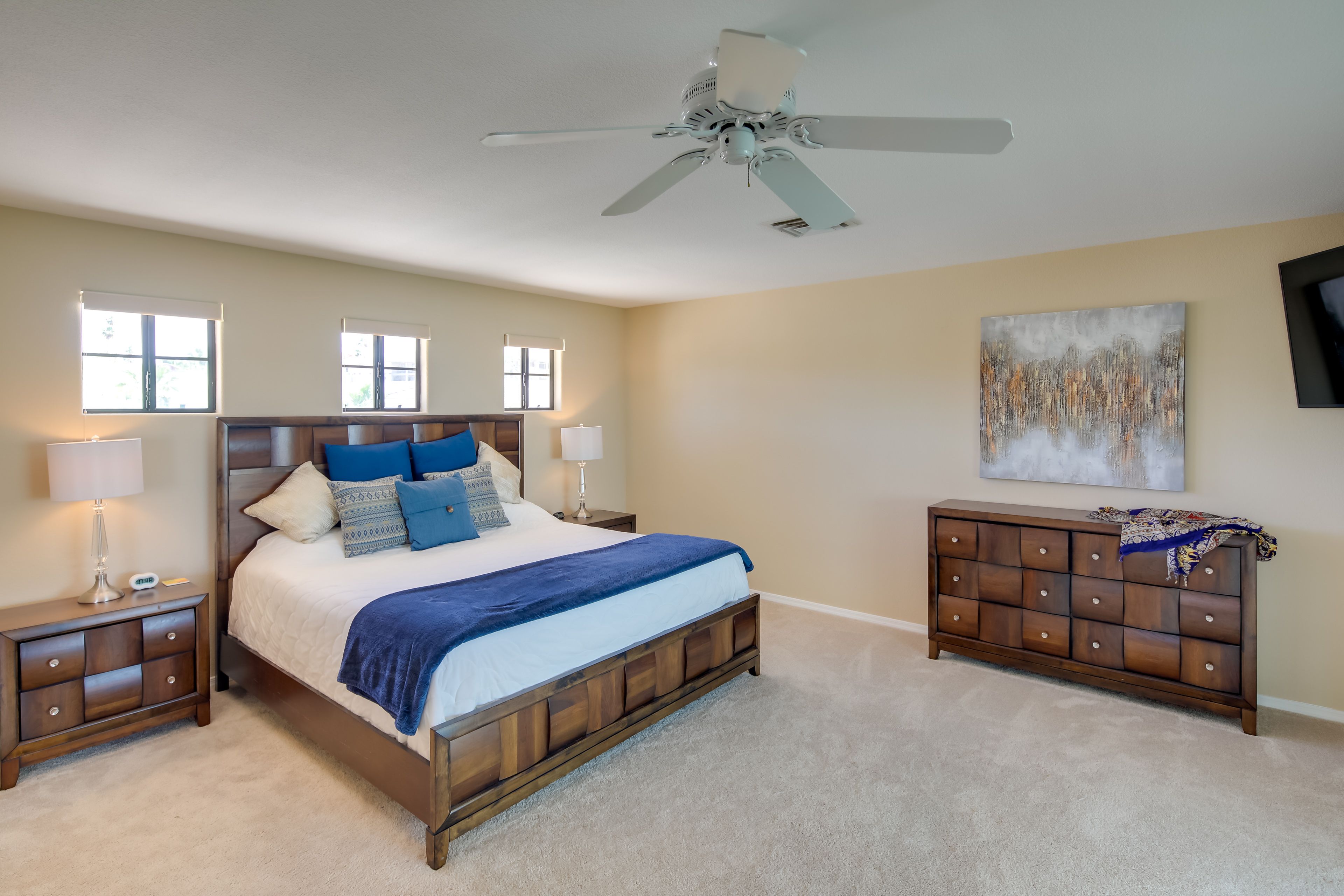 Bedroom 1 | King Bed | Linens Provided