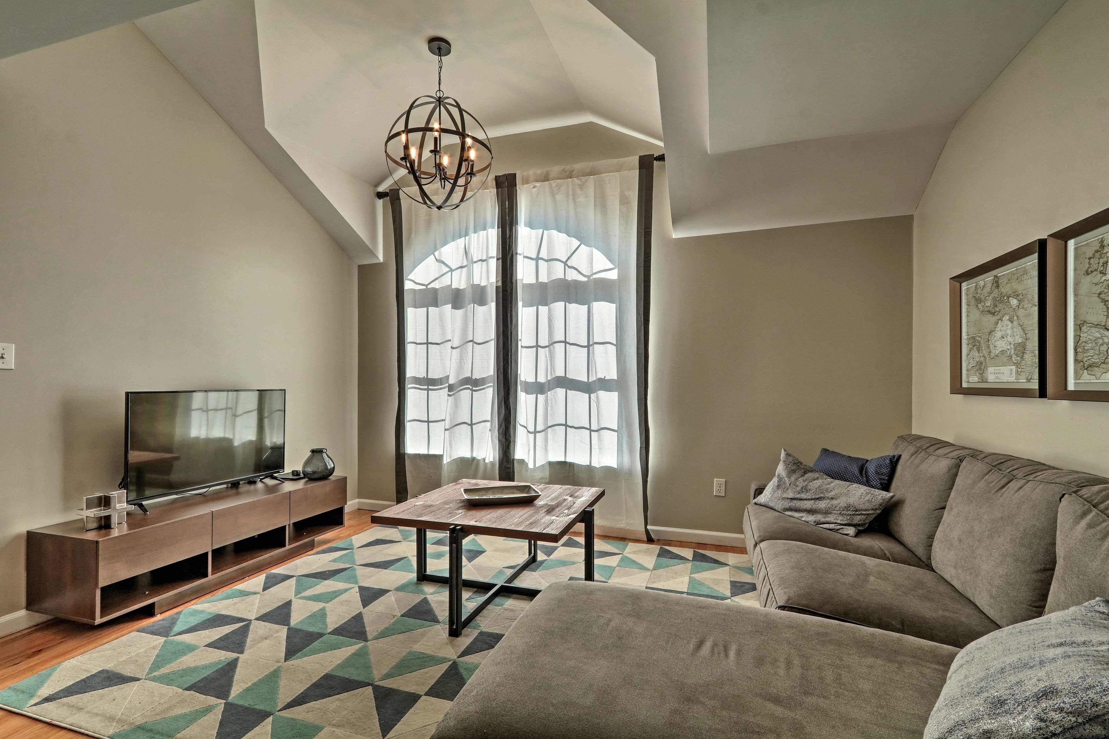 Professionally designed, this 2-bed, 1-bath apartment awaits in Elizabeth!