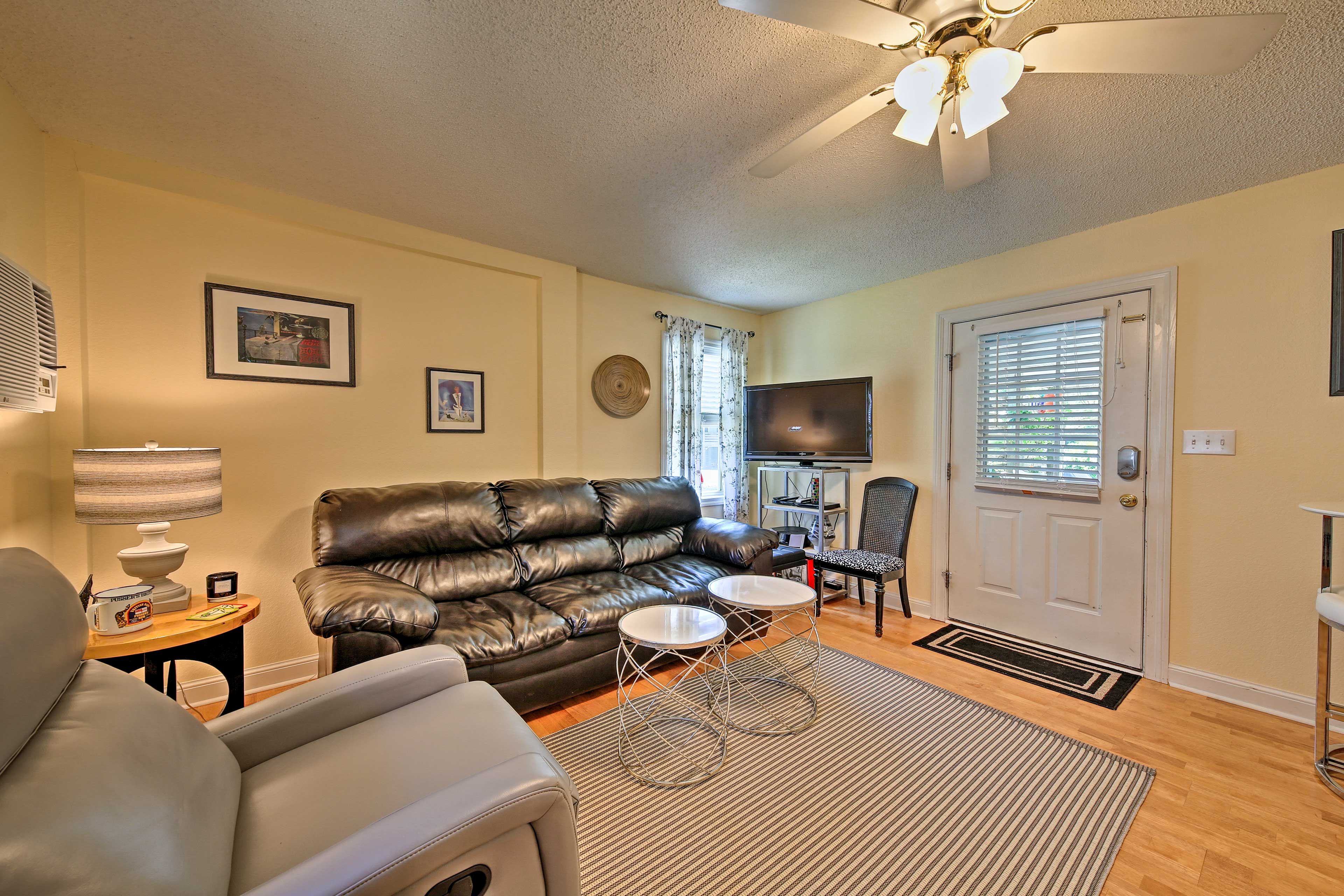 Living Room | Free WiFi