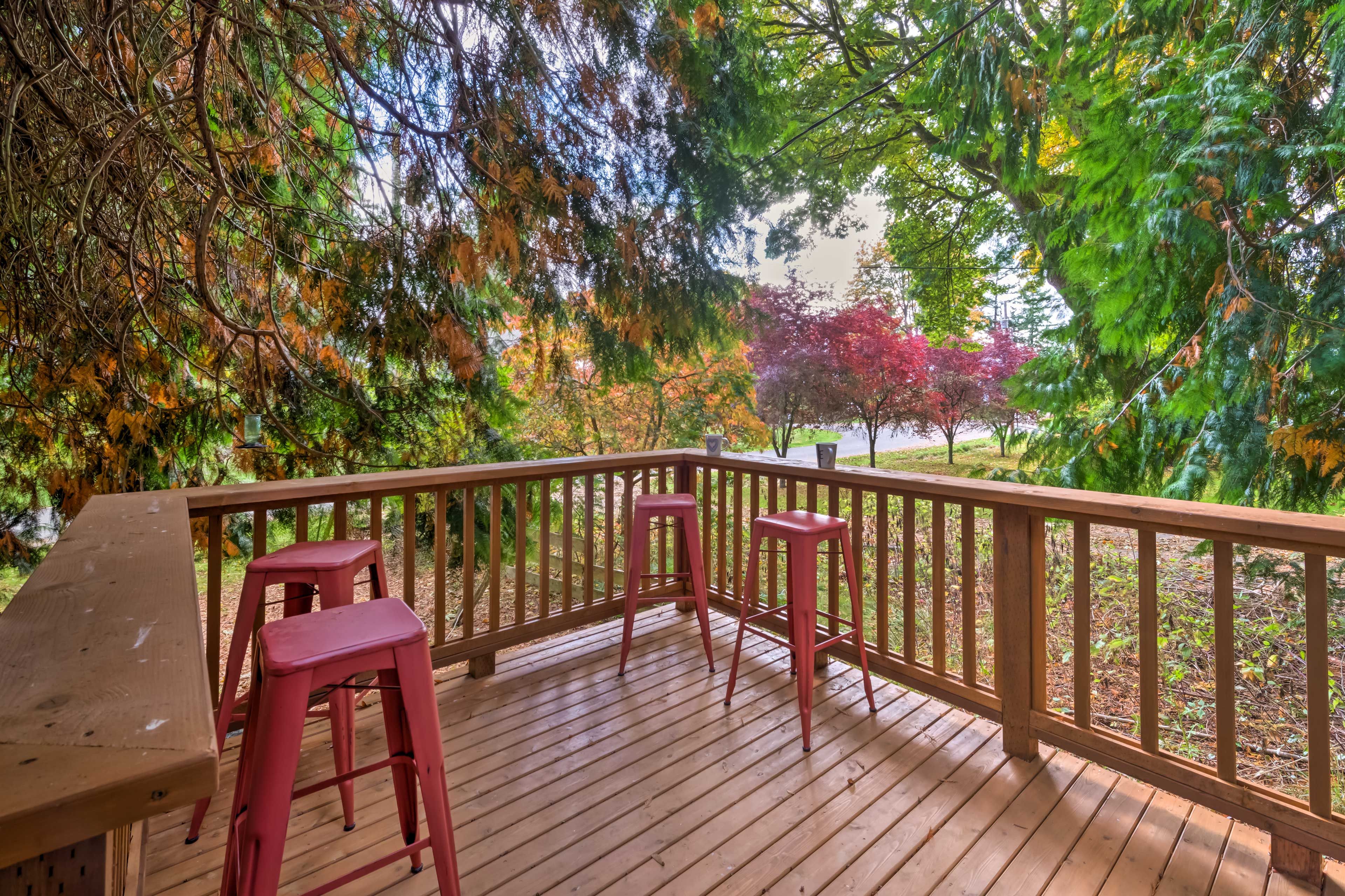 Deck | Bar Seating
