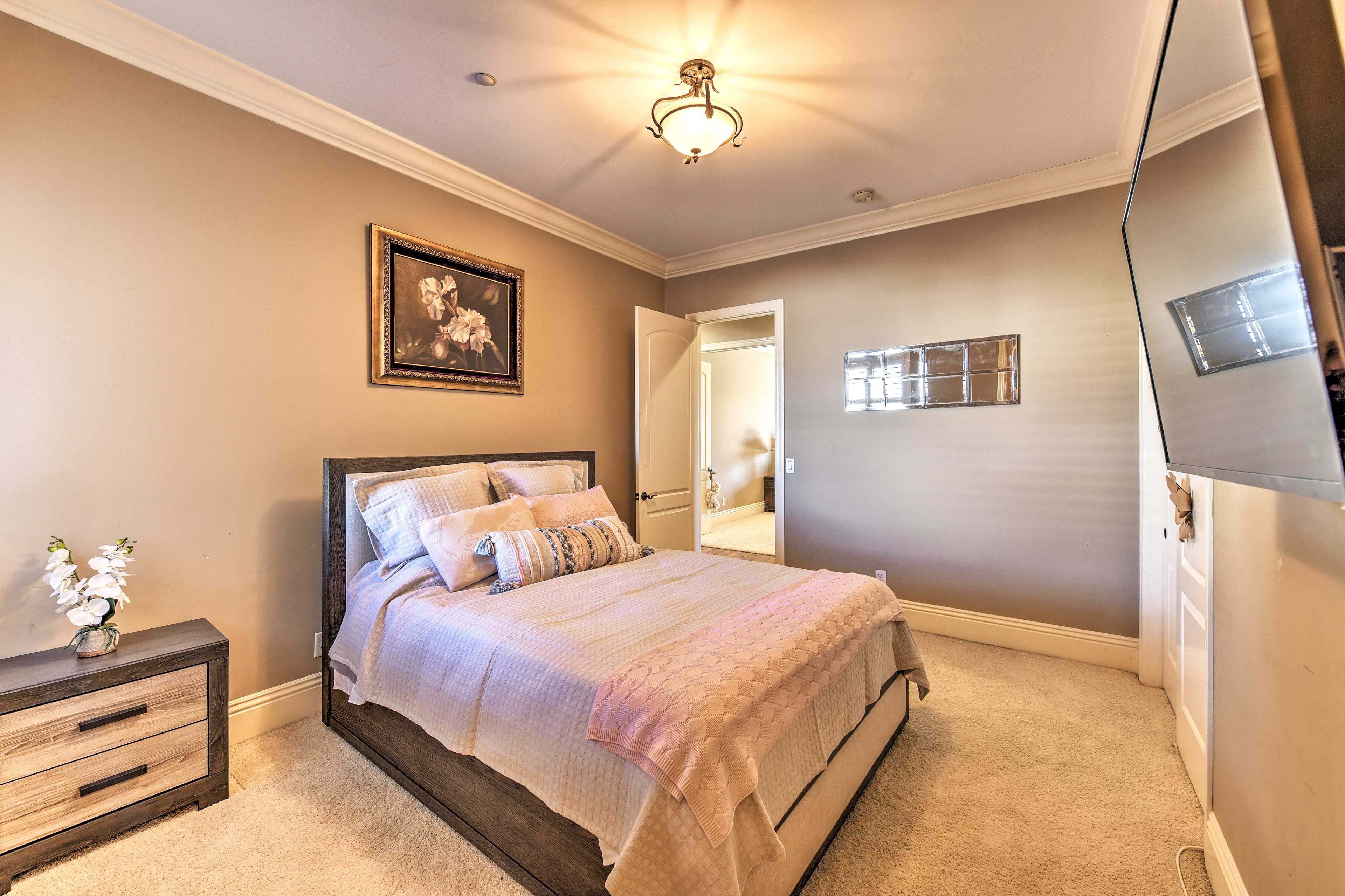 Bedroom 3 | Queen Bed