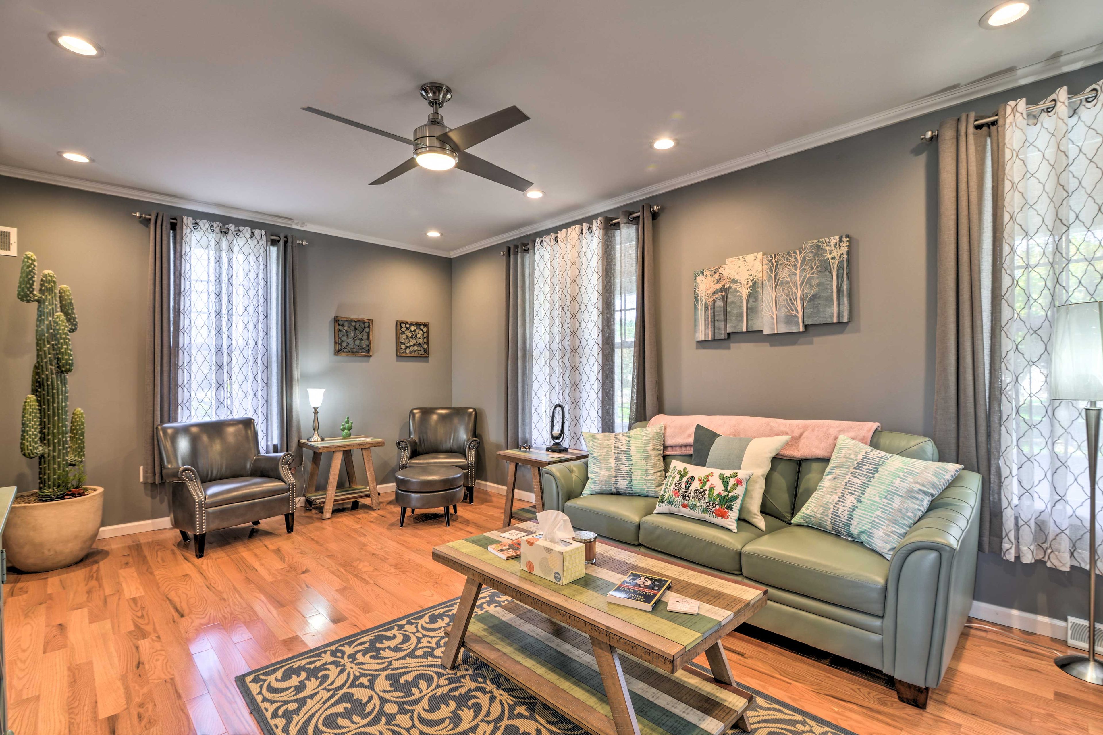 Living Room | Free WiFi