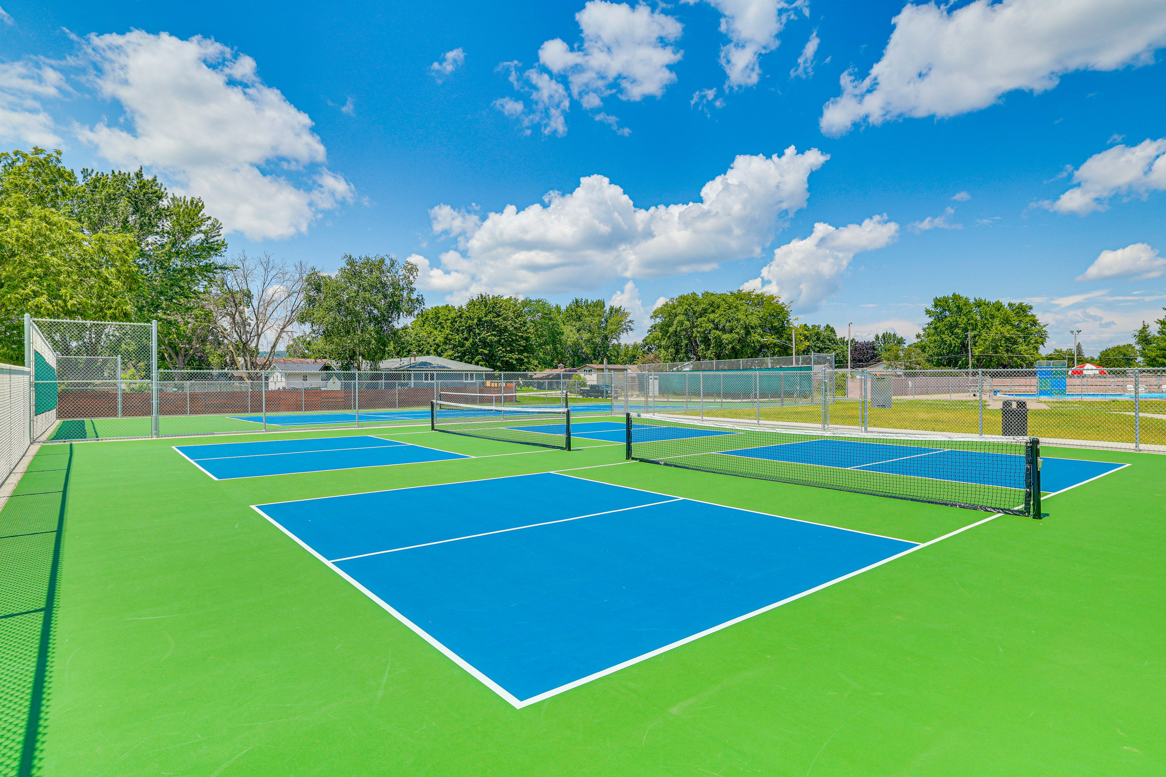 Community Pickleball Courts