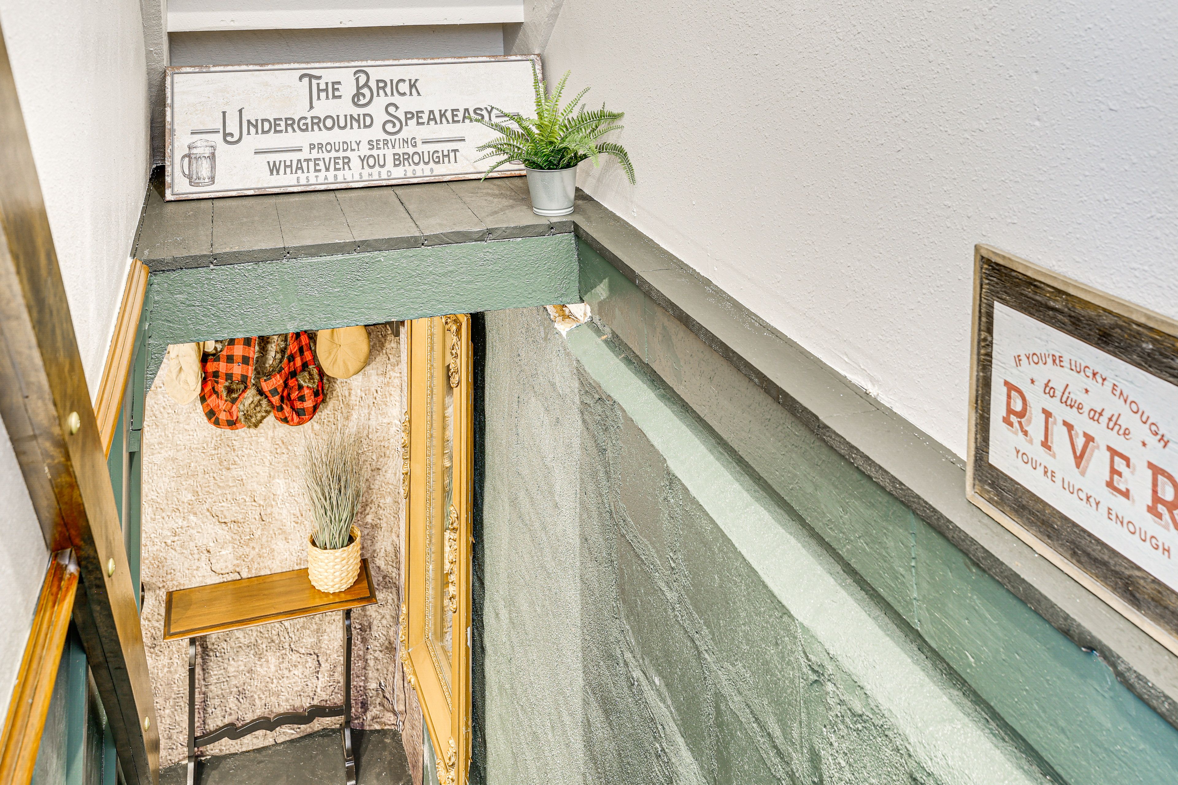 Speakeasy | Board Games | Antique Decor