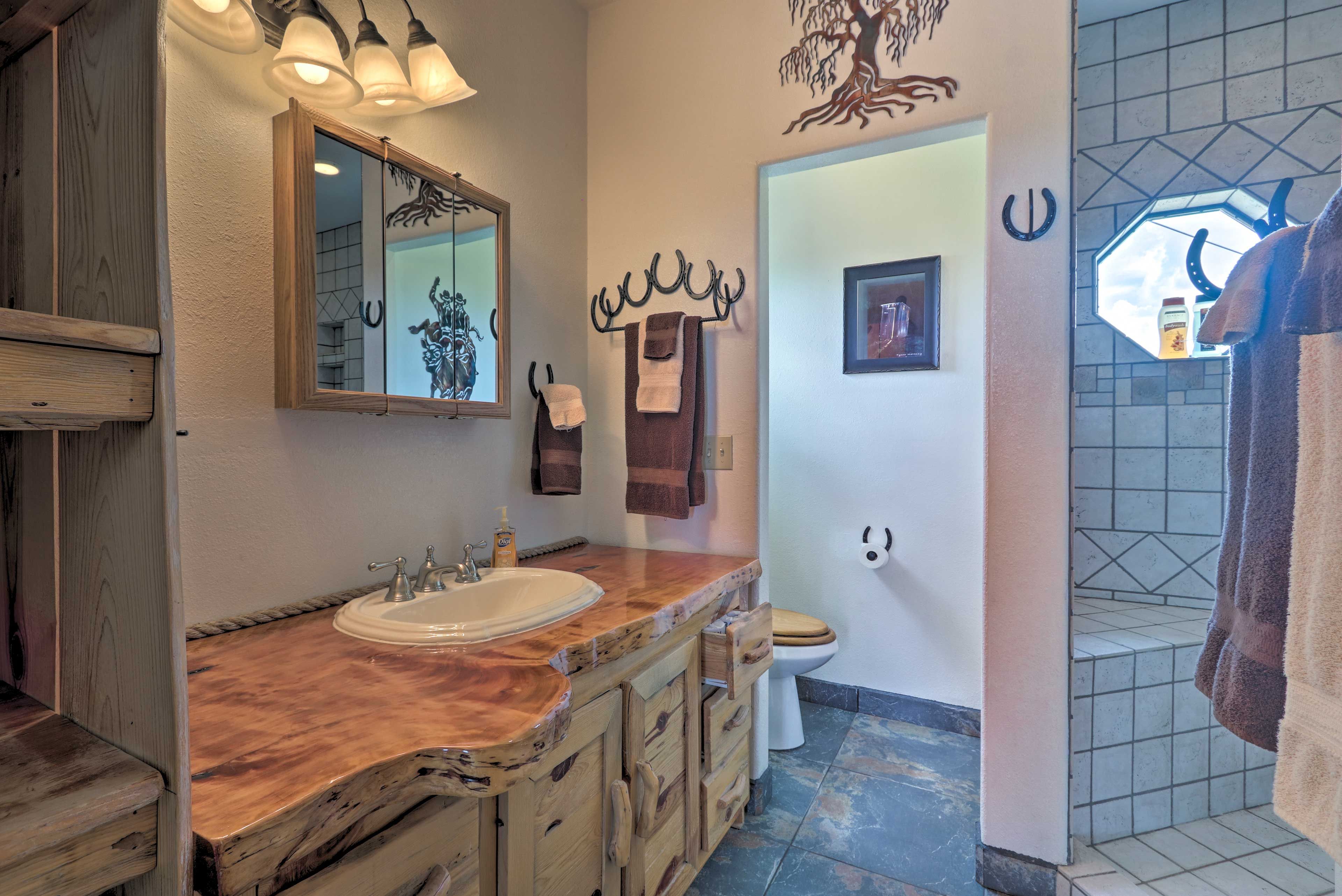 En-Suite Bathroom | Towels Provided