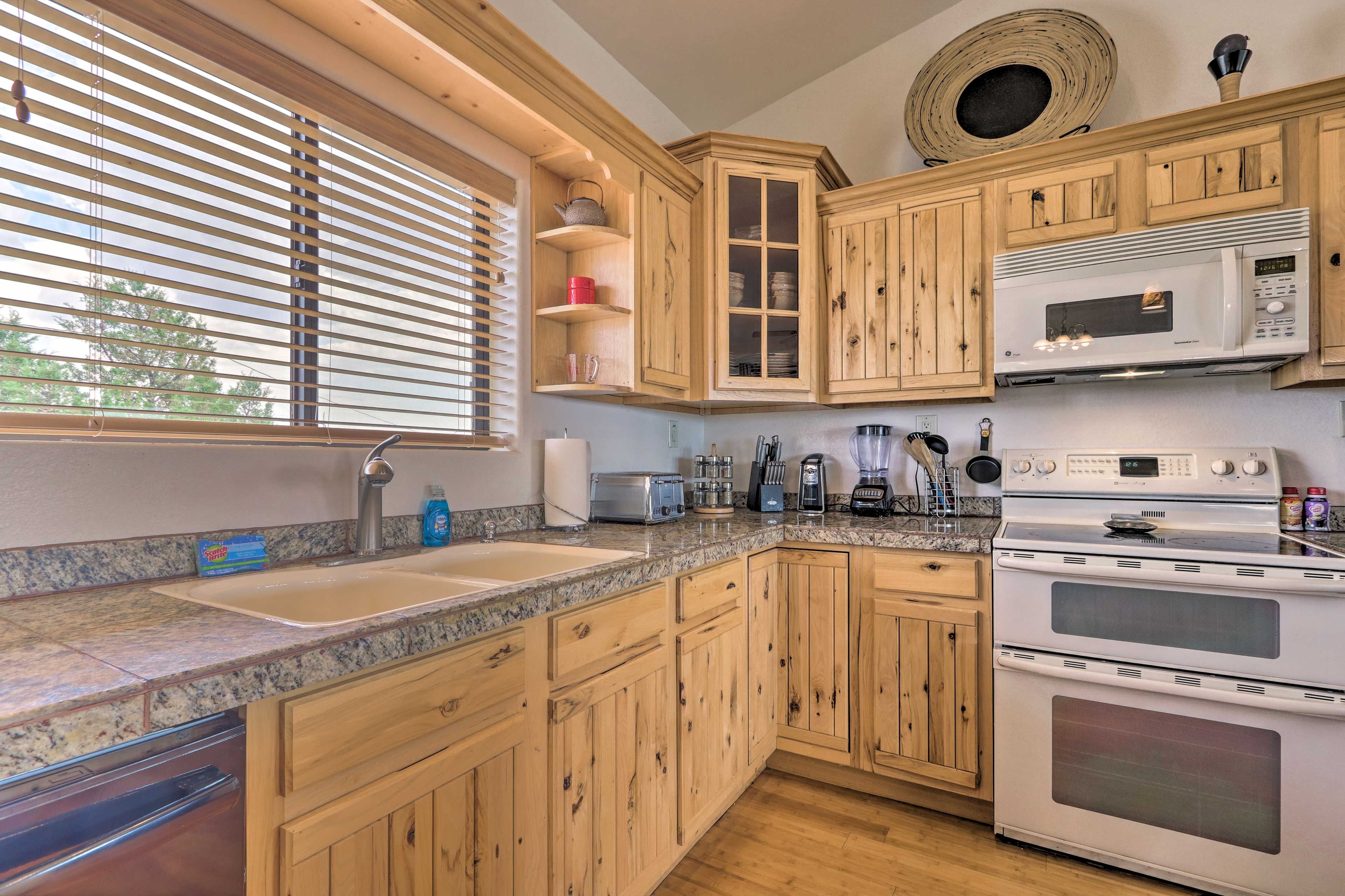 Kitchen | Spice Rack | Coffee Maker | Crockpot | Blender | Knife Set