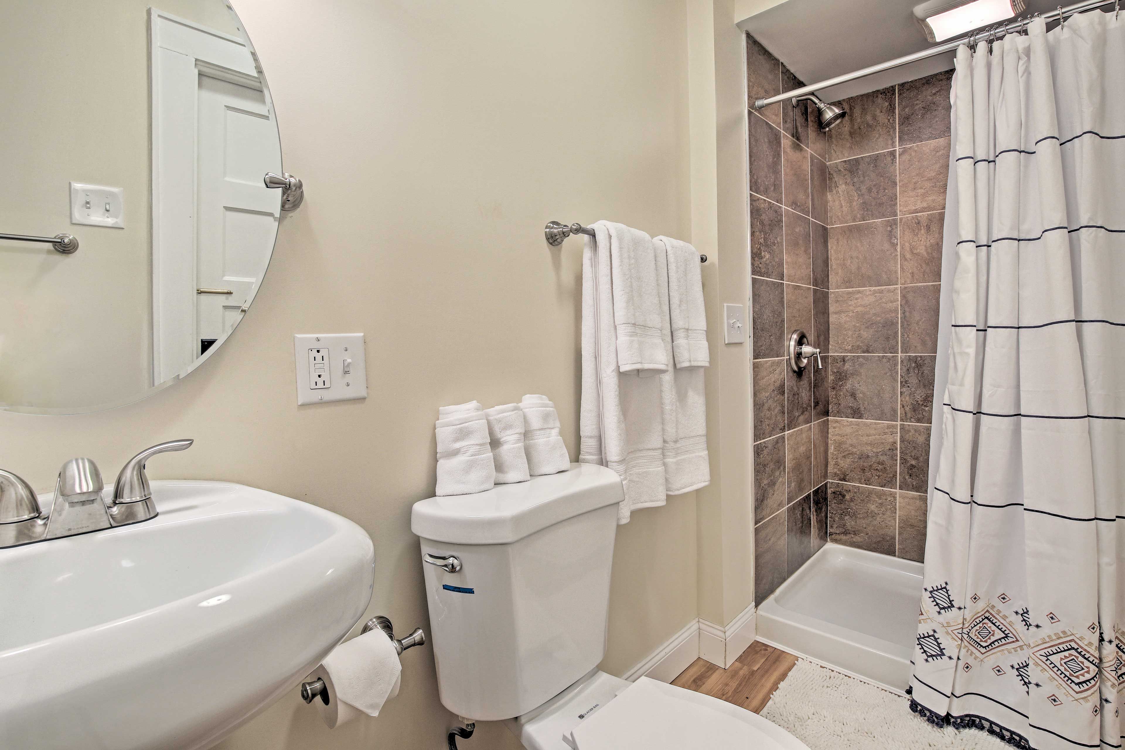 En-Suite Bathroom | Towels Provided