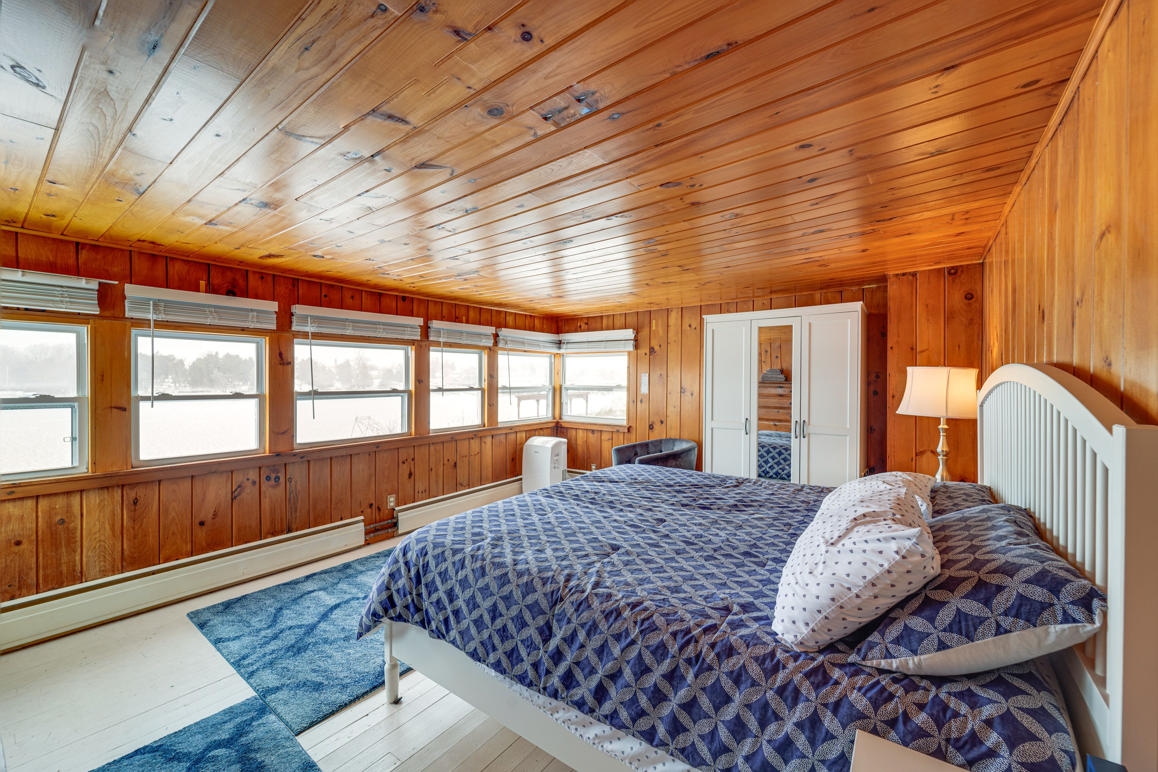 Bedroom 4 | King Bed