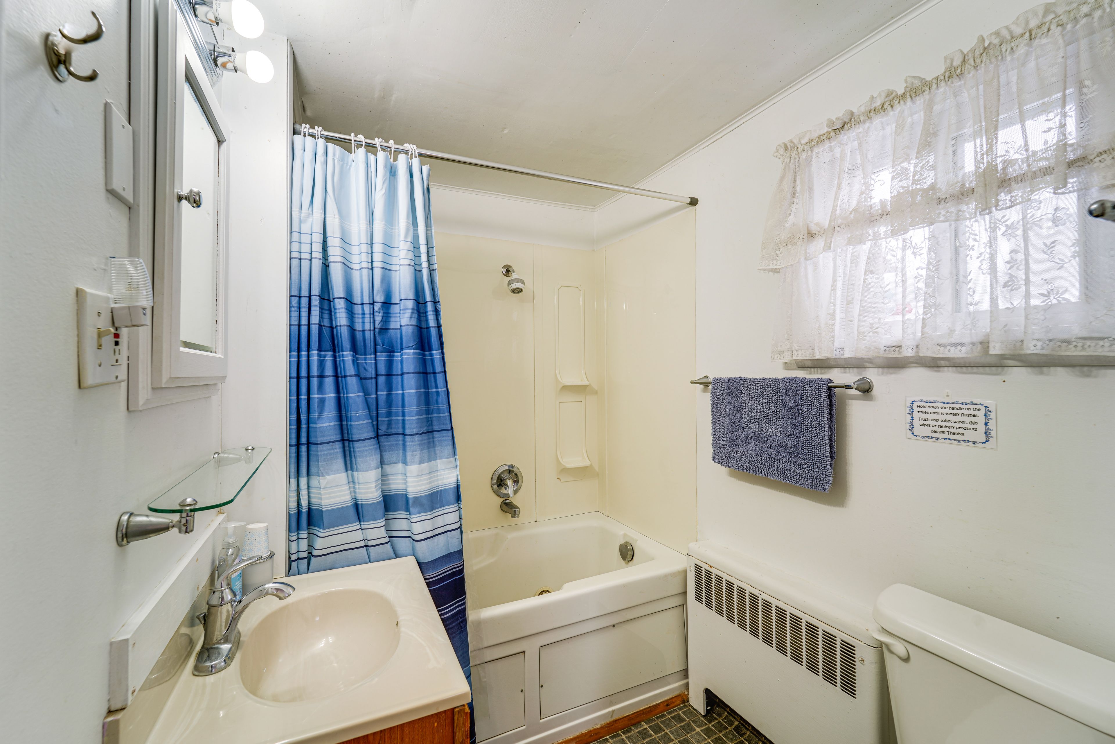 En-Suite Bathroom