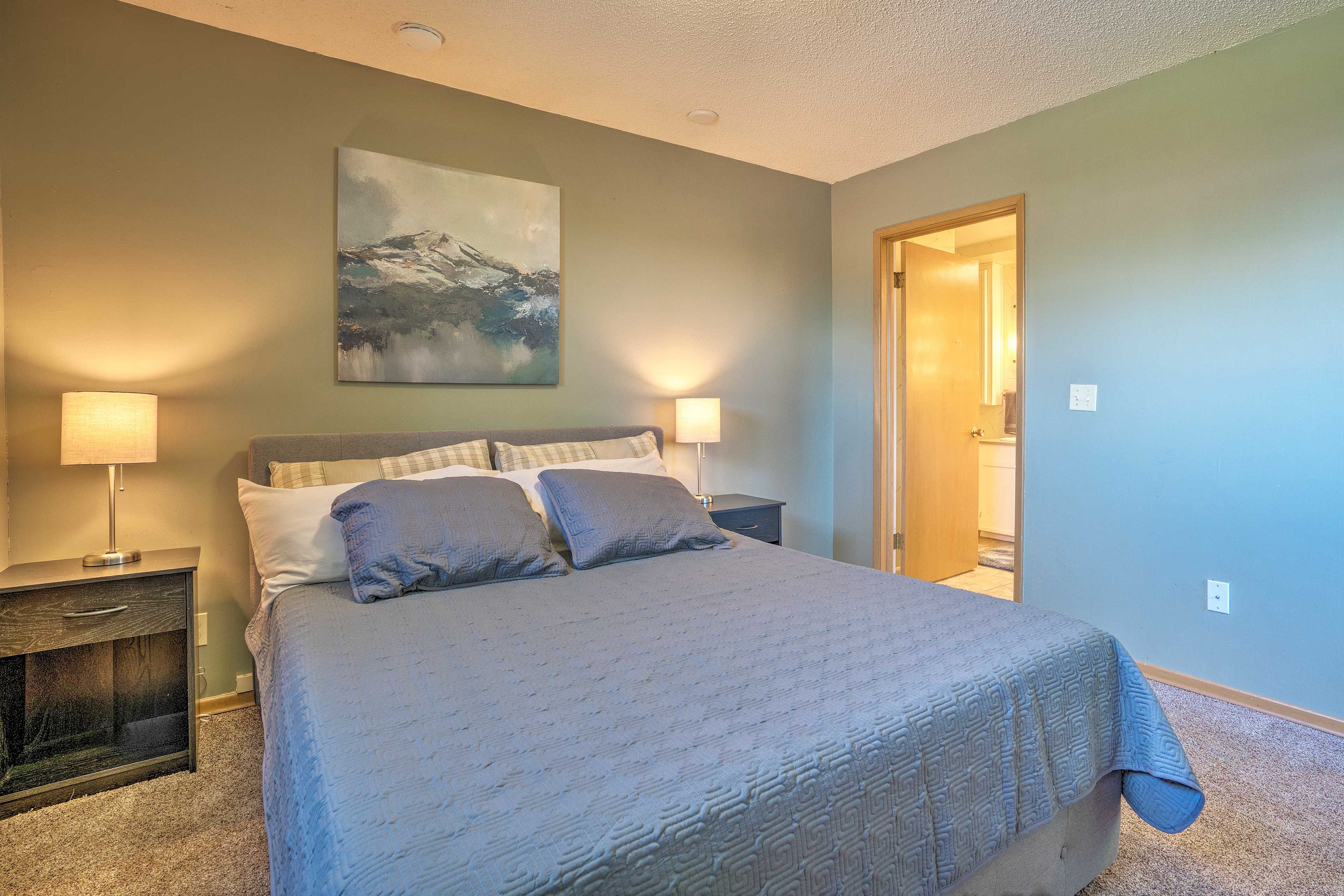 Bedroom 1 | Queen Bed | Linens Provided