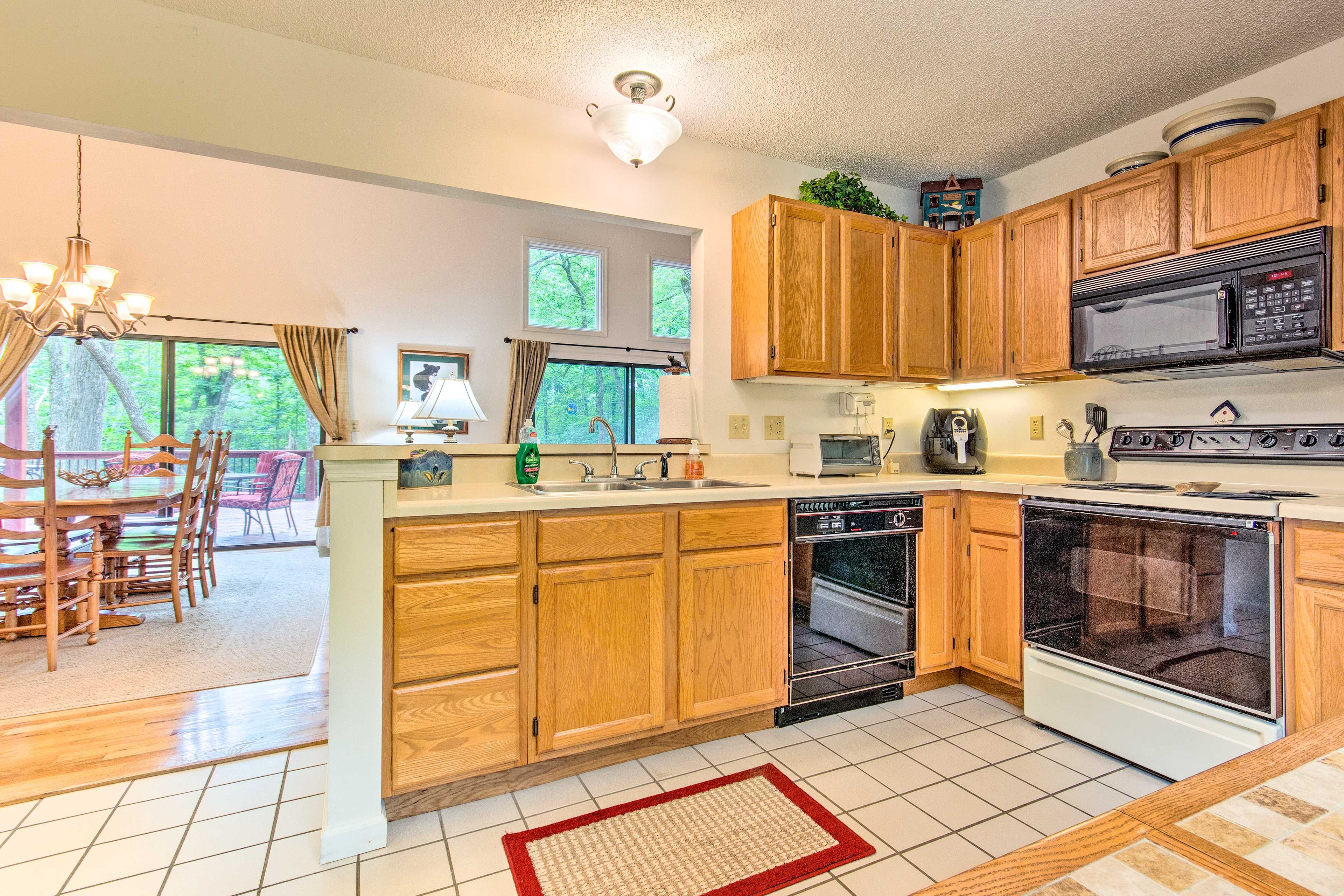 Kitchen | Cooking Basics | Dining Table