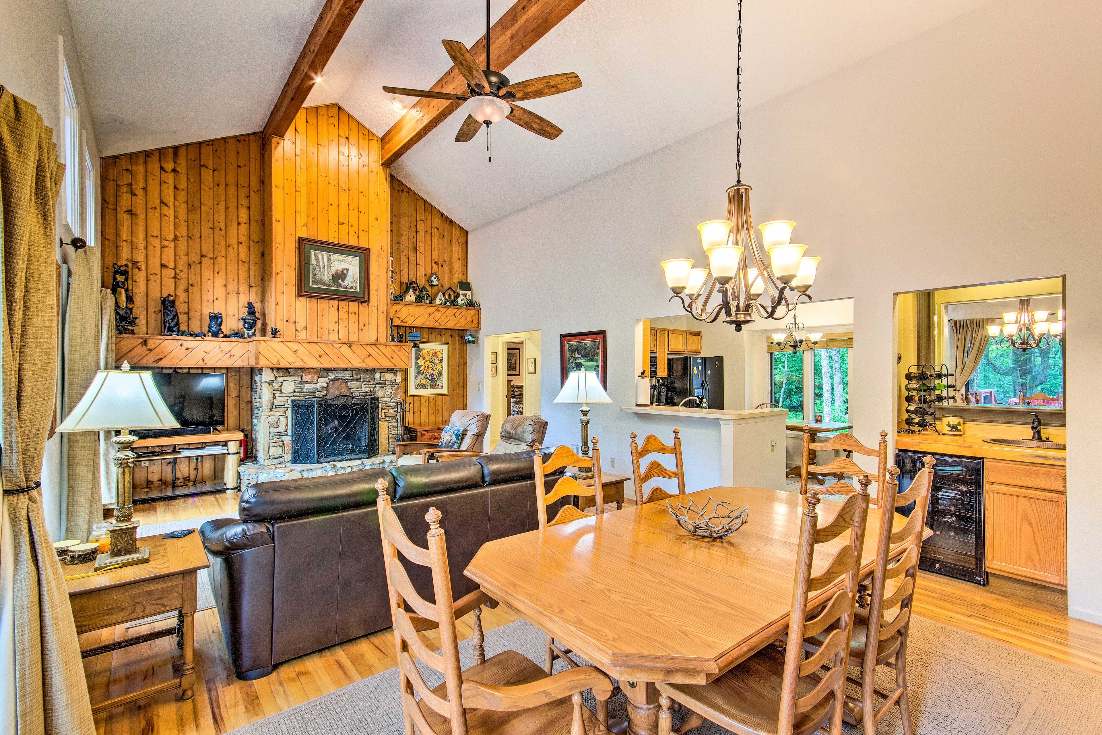 Interior | Open Floor Plan | Free WiFi