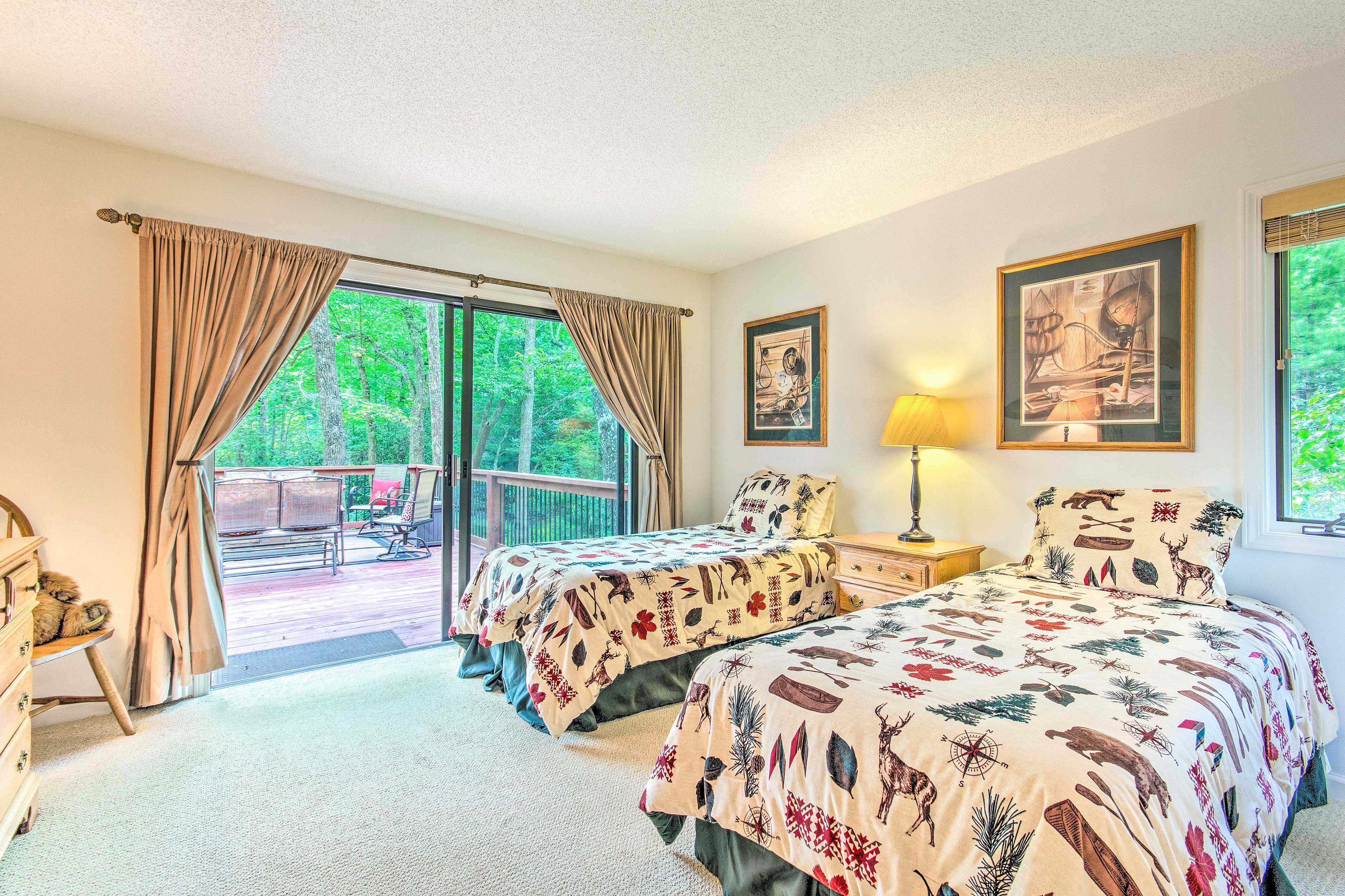 Bedroom 3 | 2 Twin Beds | Deck Acess
