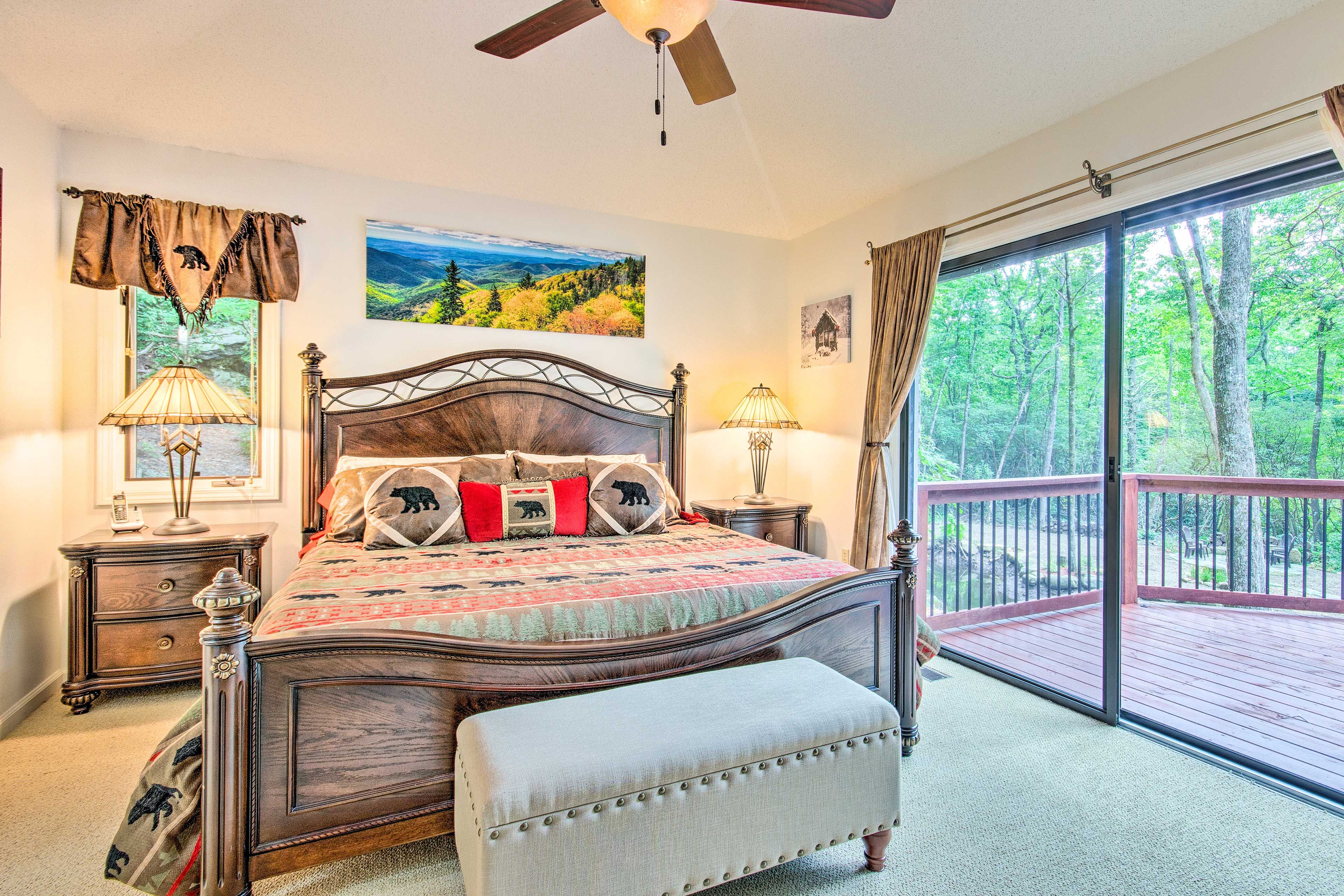 Bedroom 1 | King Bed | Deck Access | En-Suite Bathroom