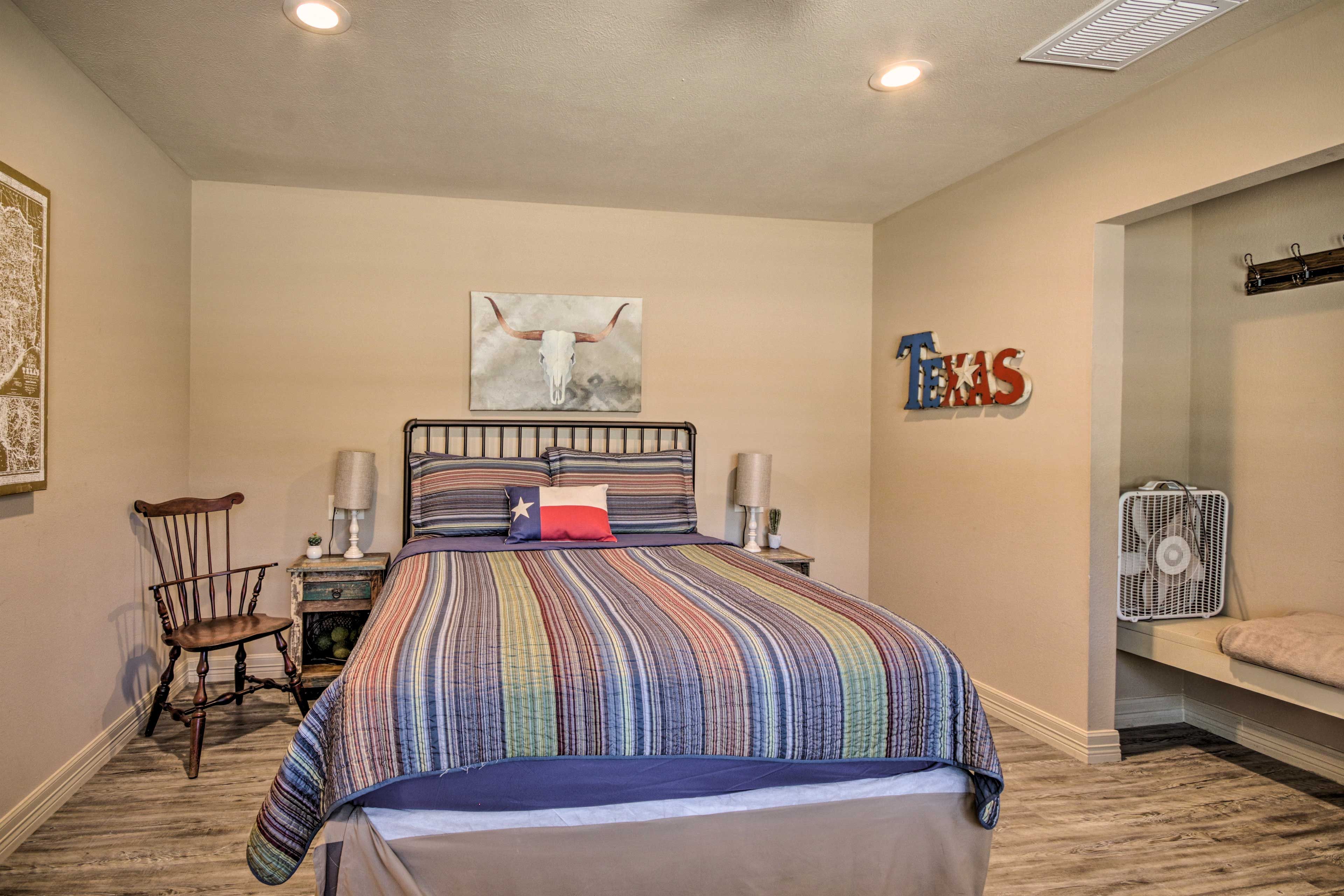 Guest House | Bedroom | Queen Bed | Linens Provided