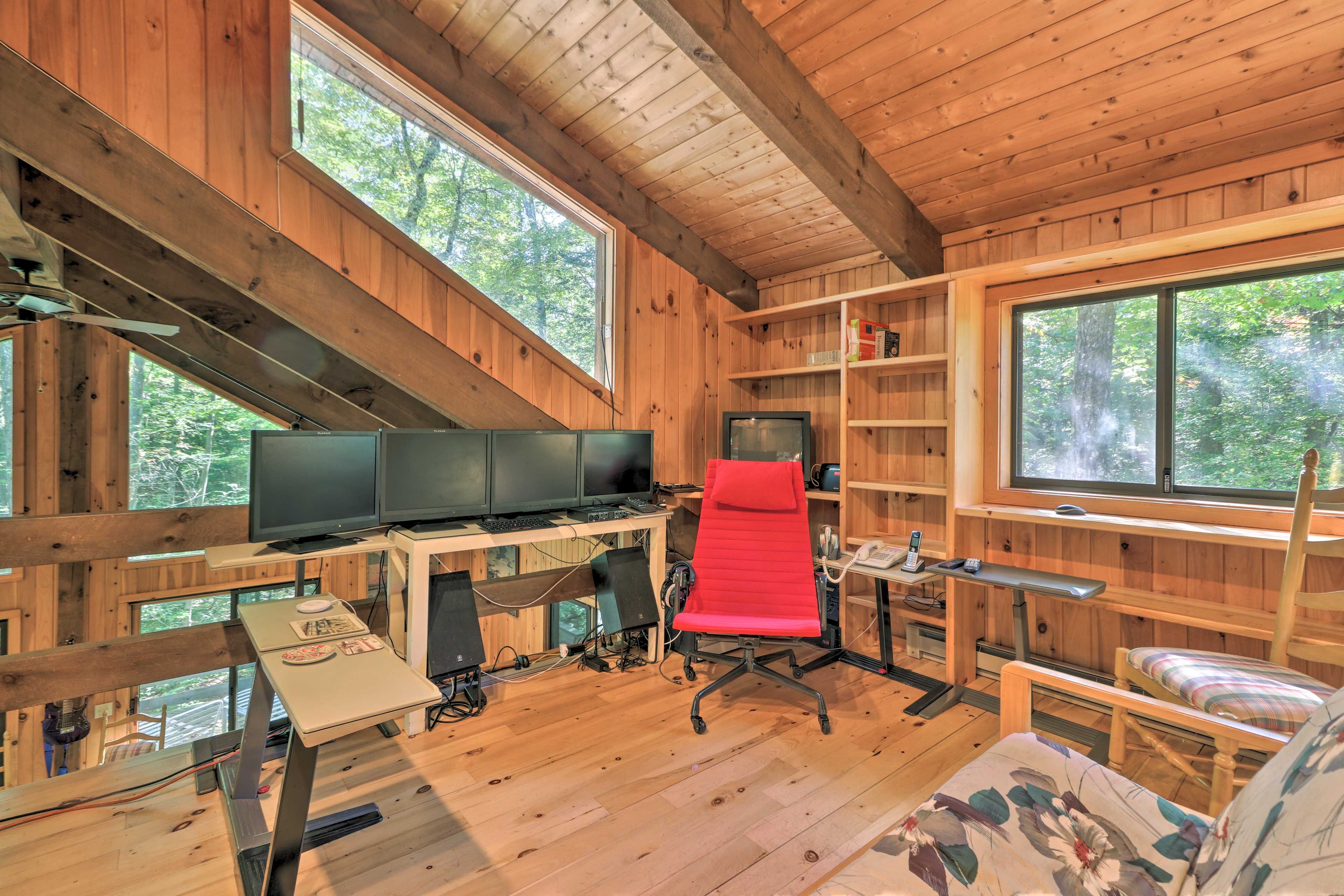 Loft | Office Space | Futon