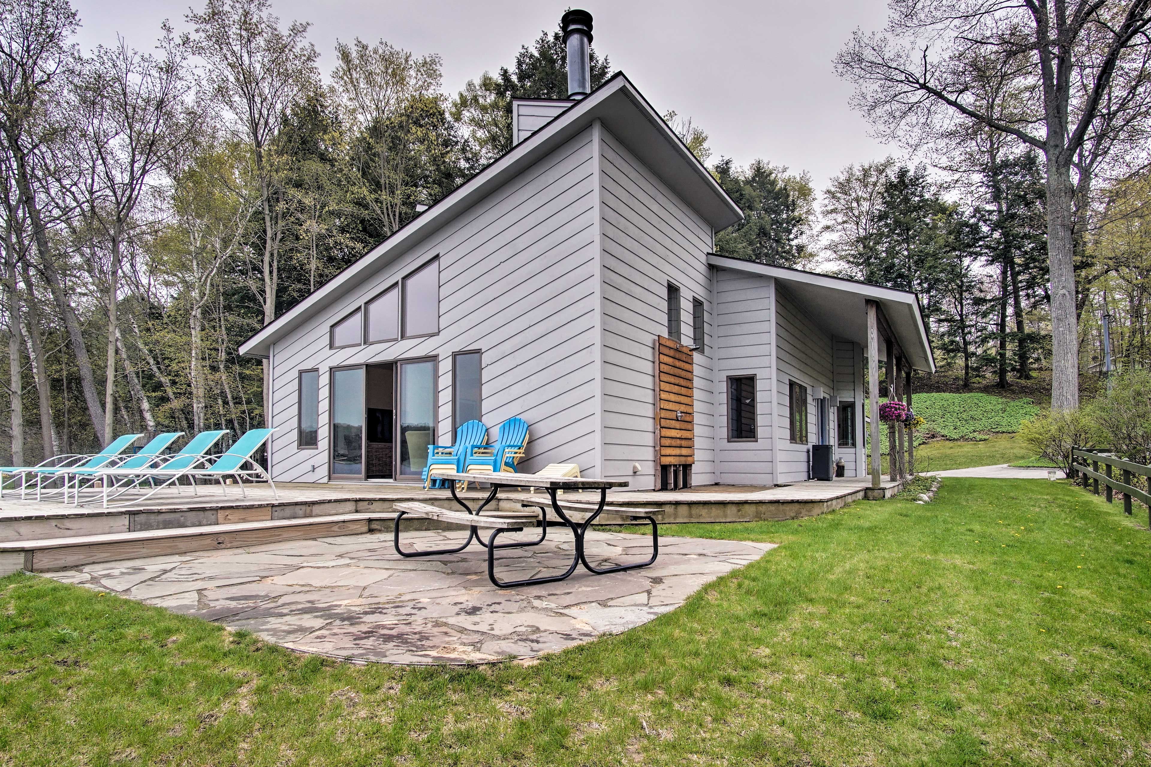 Enjoy an al fresco feast at the picnic table.