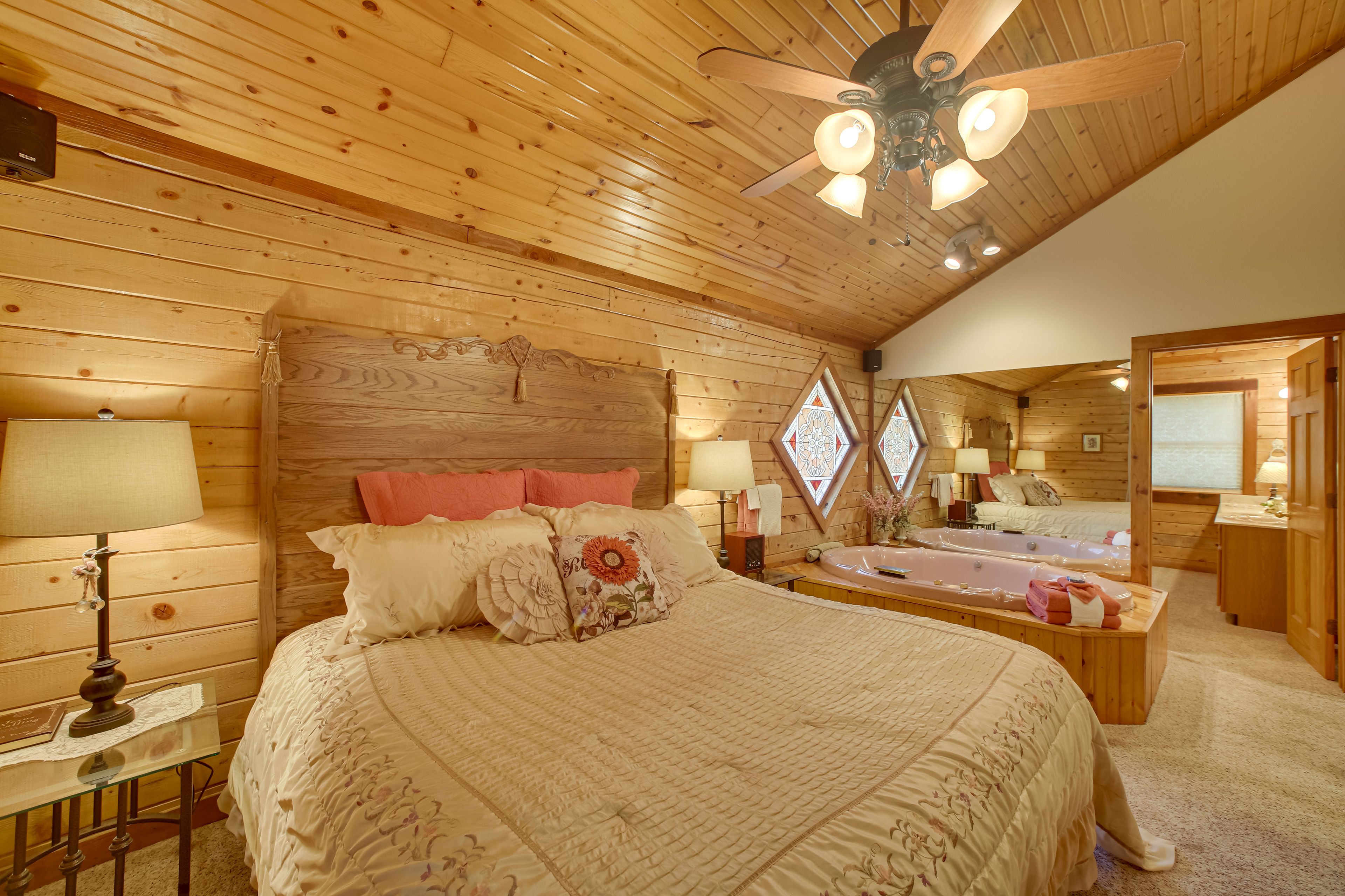 Studio Interior | King Bed | Jacuzzi Tub | Linens Provided