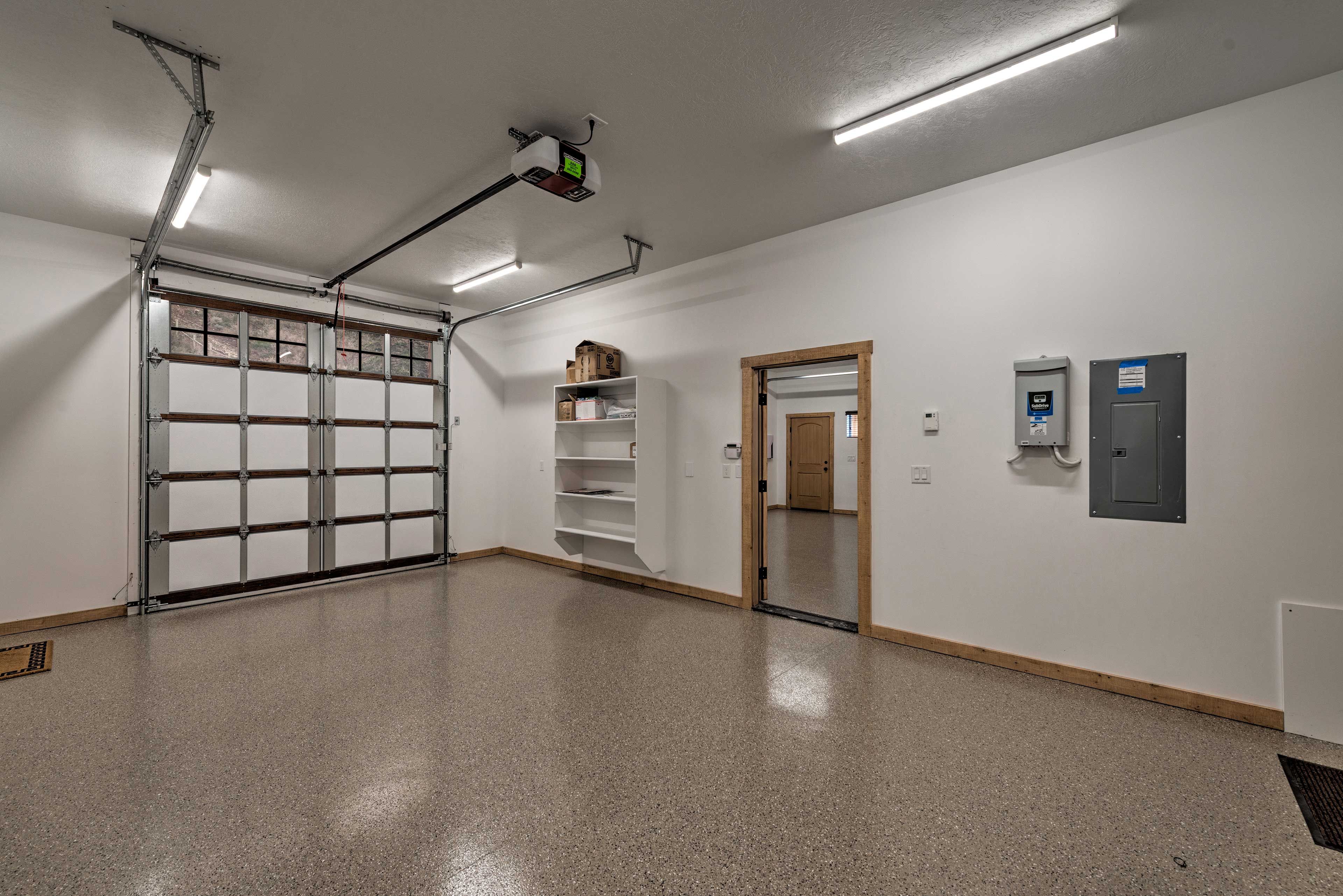 Parking | Garage (3 Vehicles)