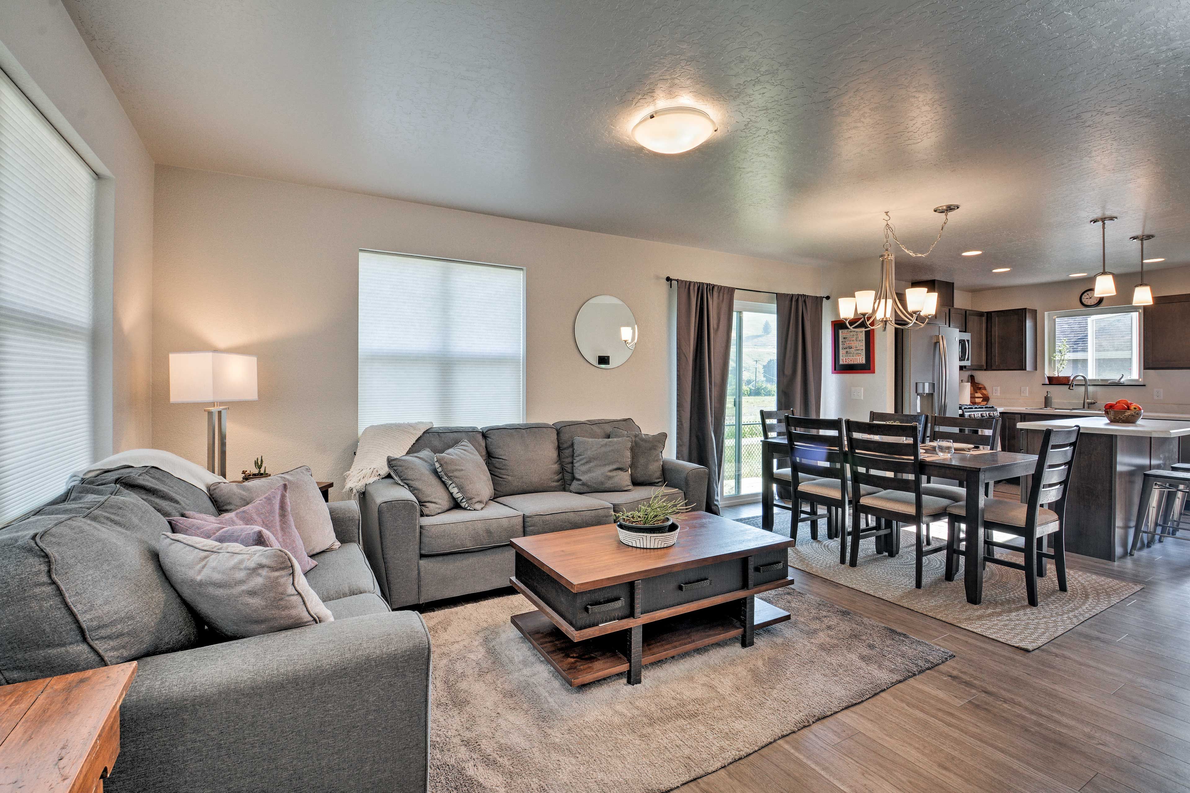 Unwind in the living room after exploring the mountains with your group of 4!