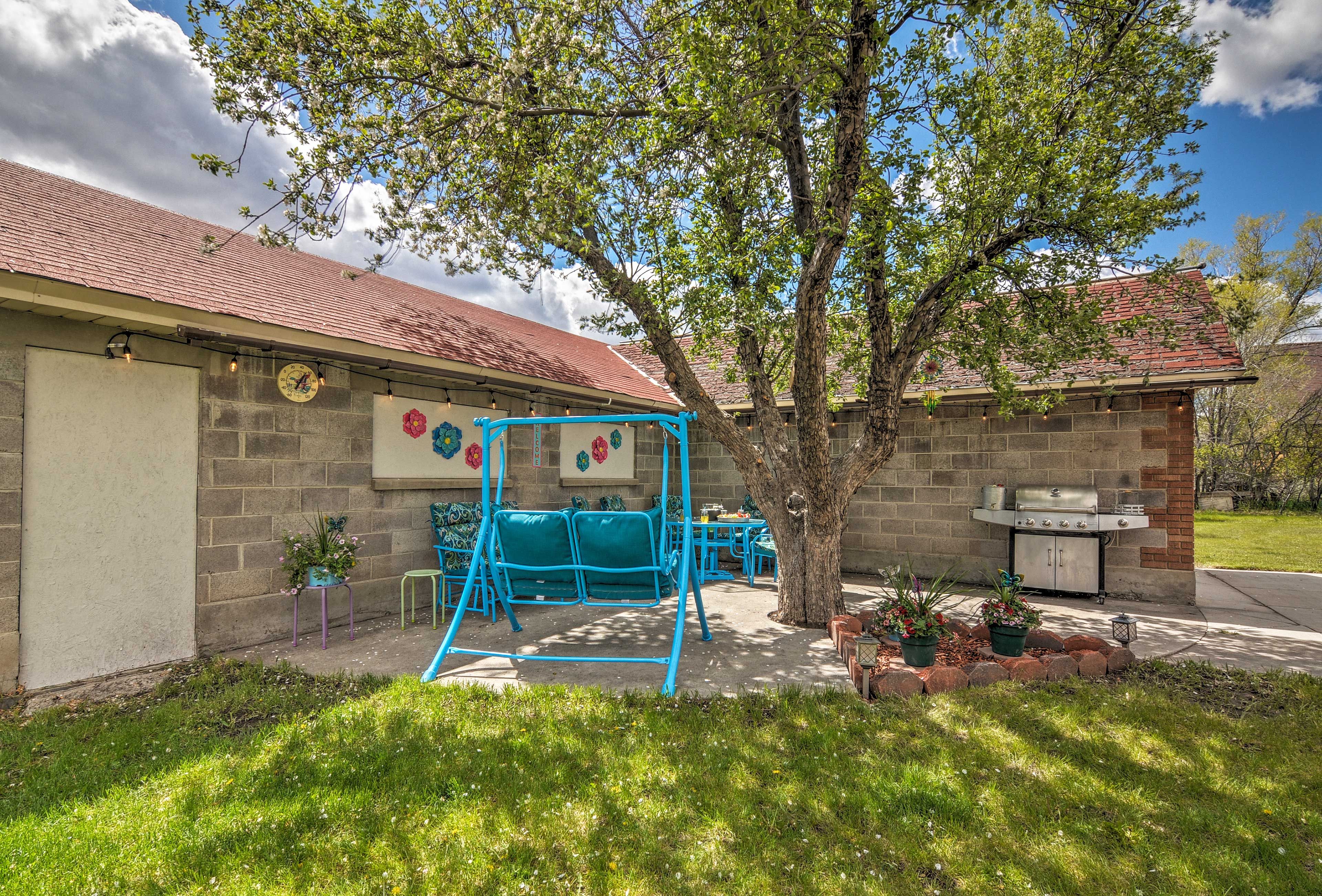 Private Patio | Gas Grill