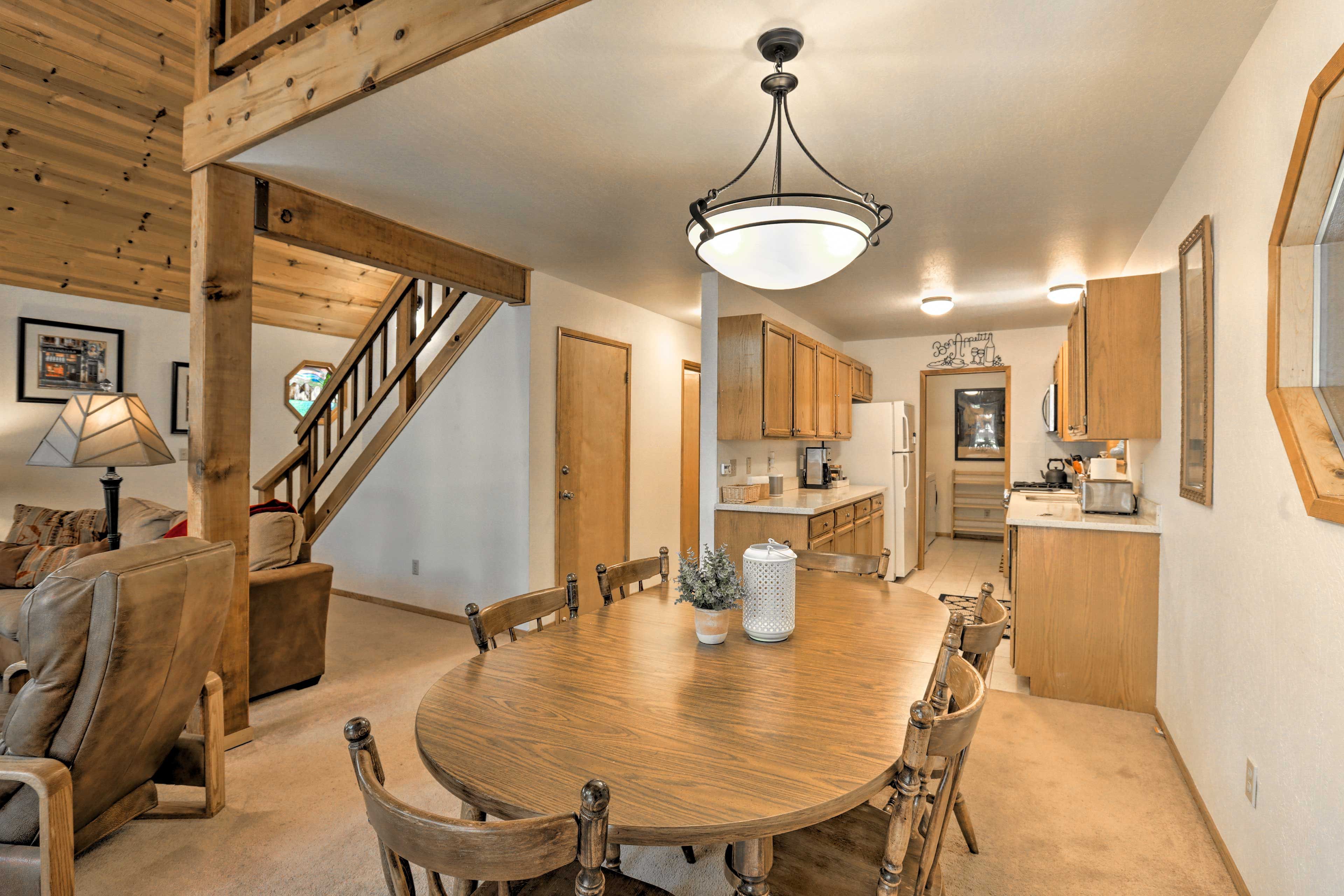 Share home-cooked feasts throughout your stay.