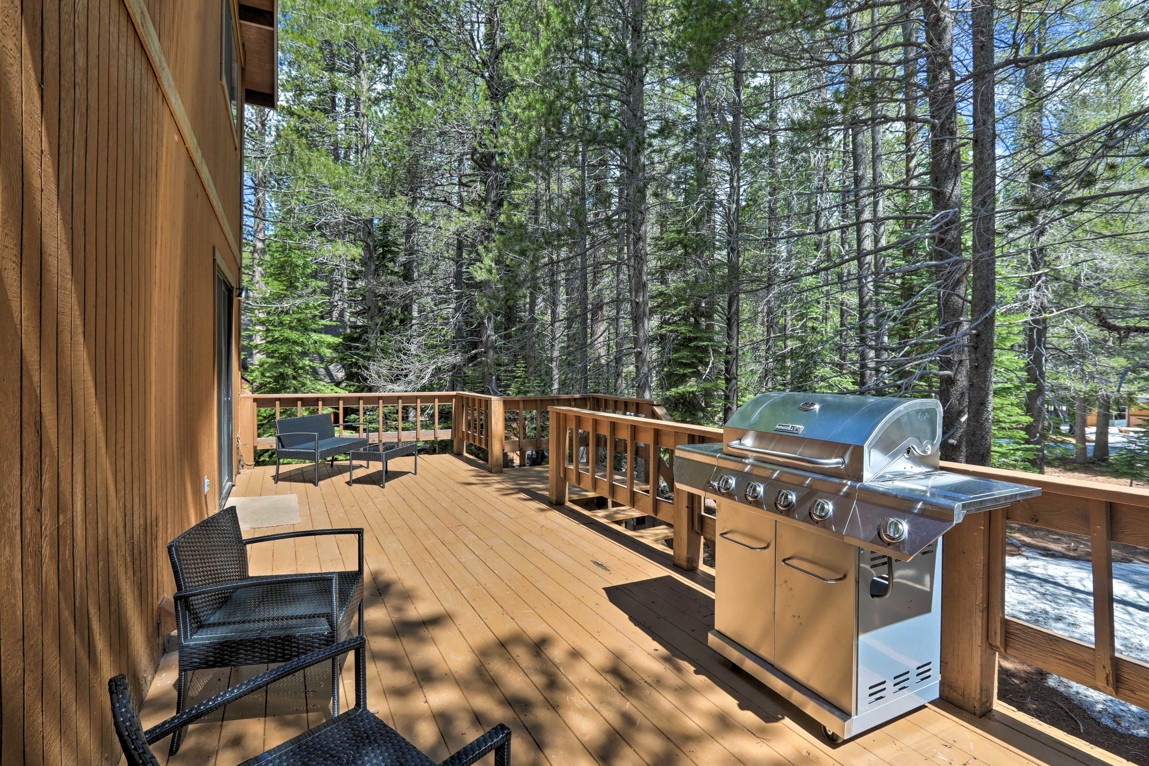 Enjoy afternoon barbecues out on the furnished porch.