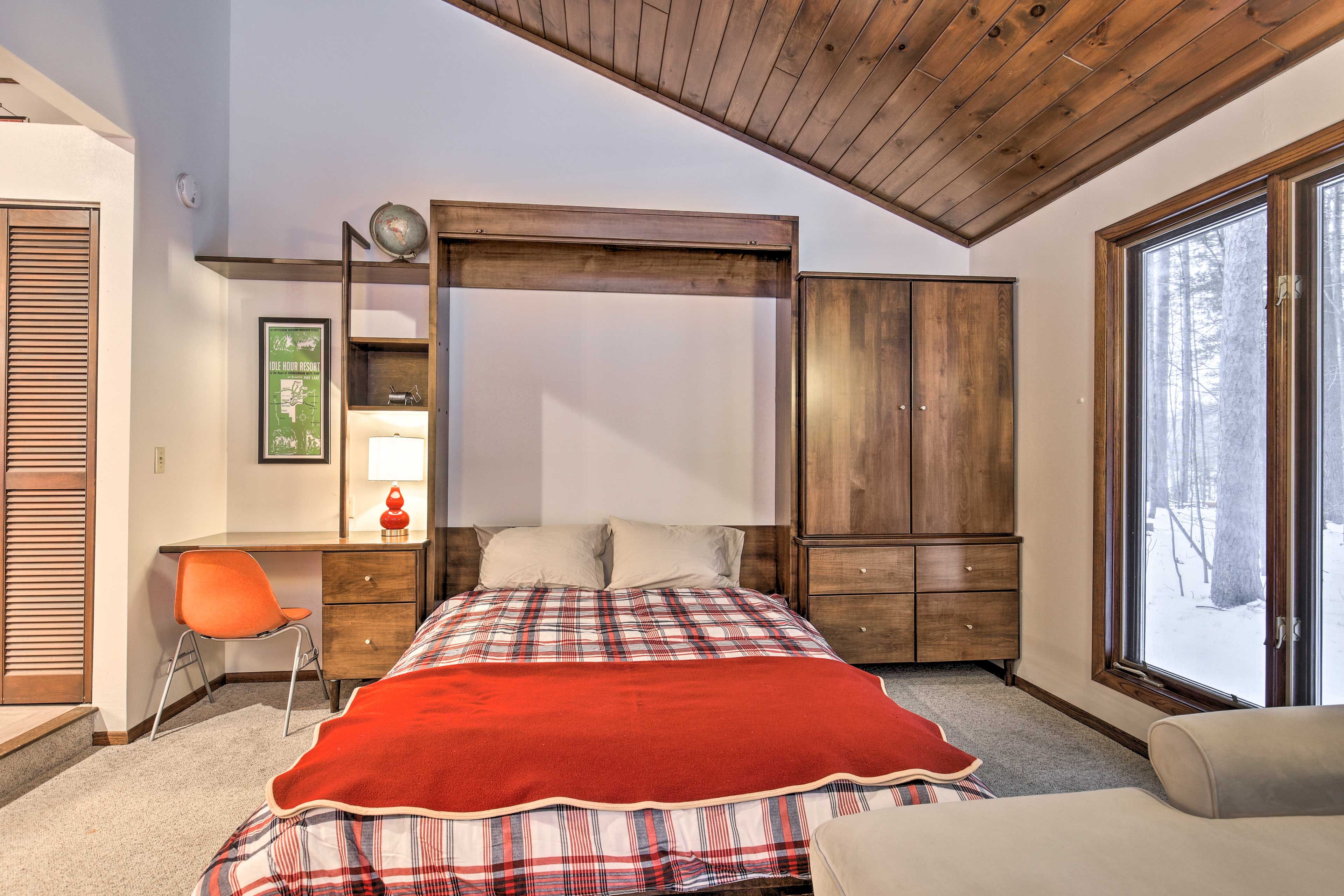 Living Room | Queen Murphy Bed